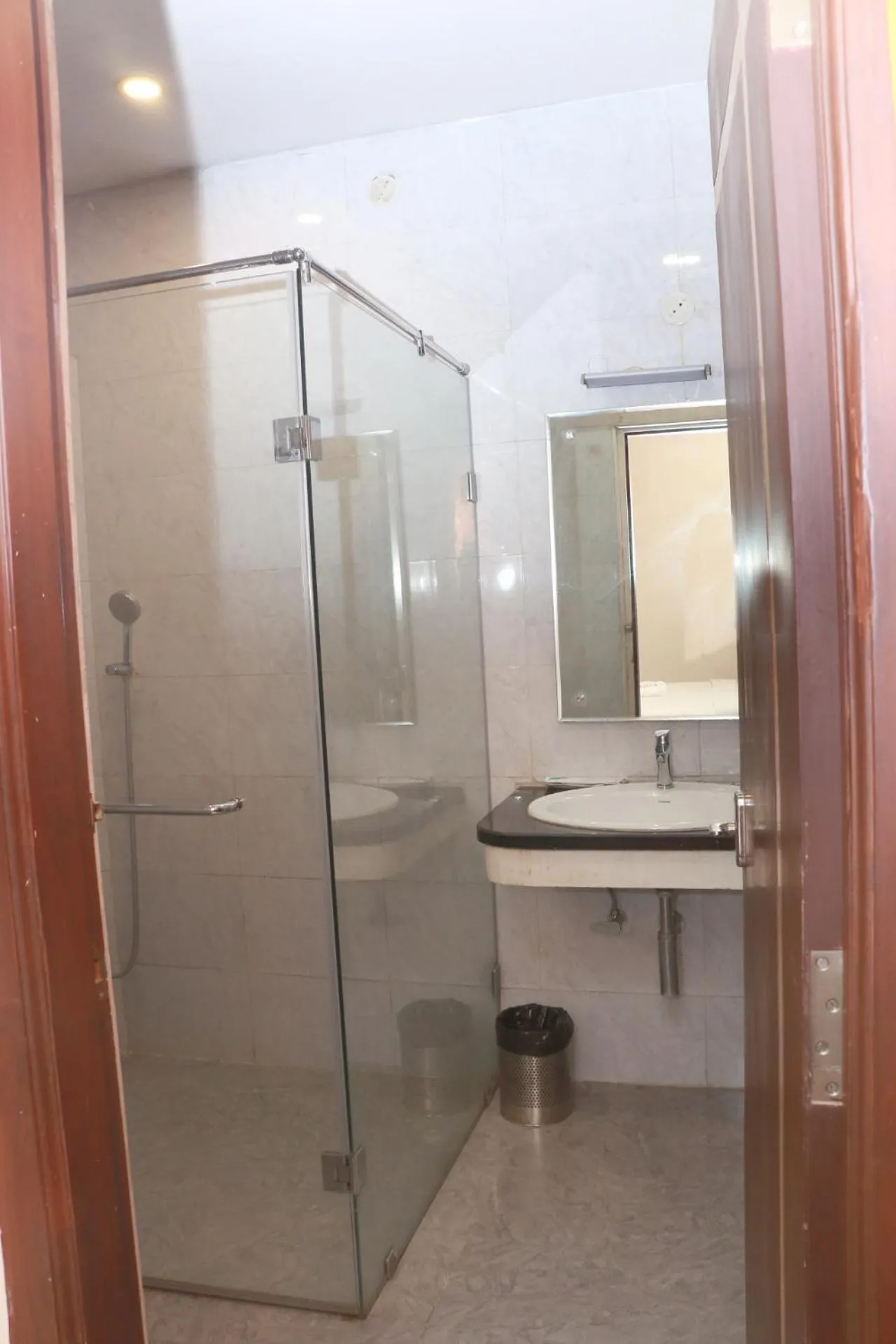 Shower in Elgozo Hotel Dreams Parasise