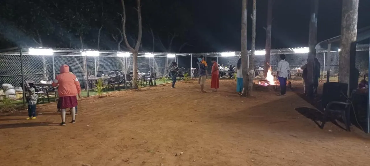 Restaurant/places to eat in Elgozo Hotel Dreams Parasise