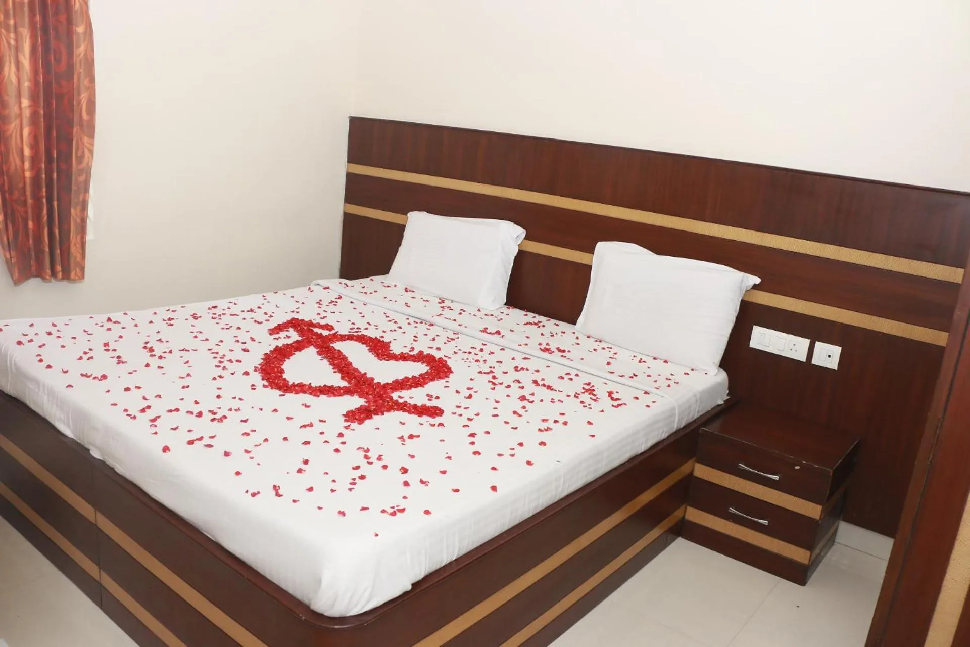 Bed in Elgozo Hotel Dreams Parasise