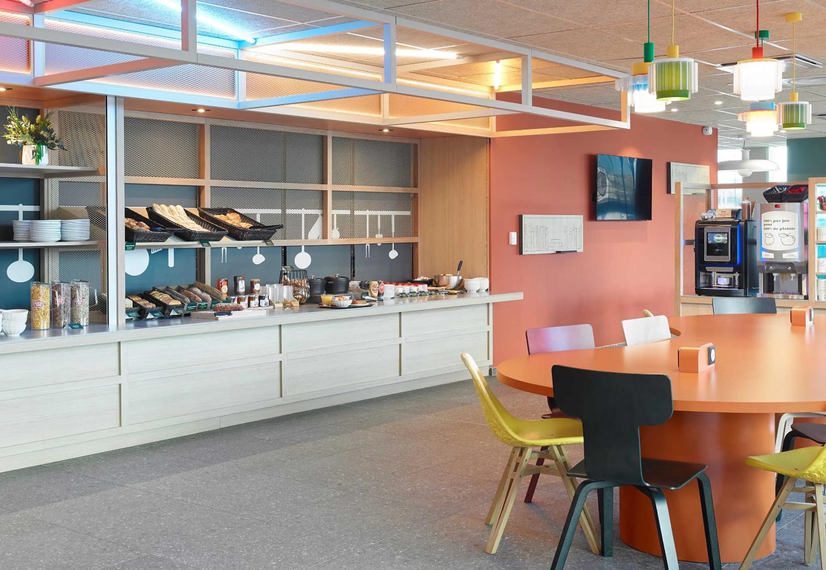 Buffet breakfast in B&B HOTEL Marne-la-Vallée Val d'Europe