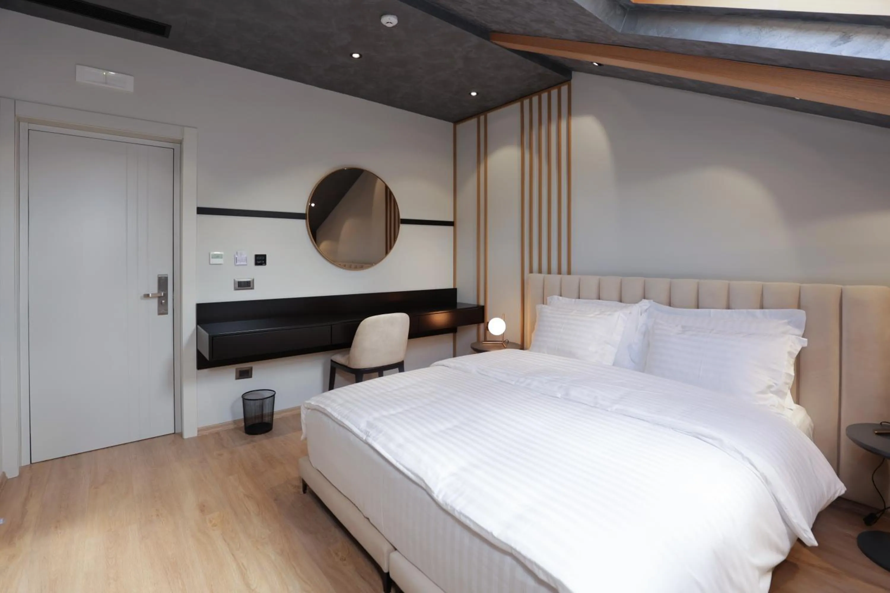 Bedroom, Bed in Gremmy Boutique Hotel