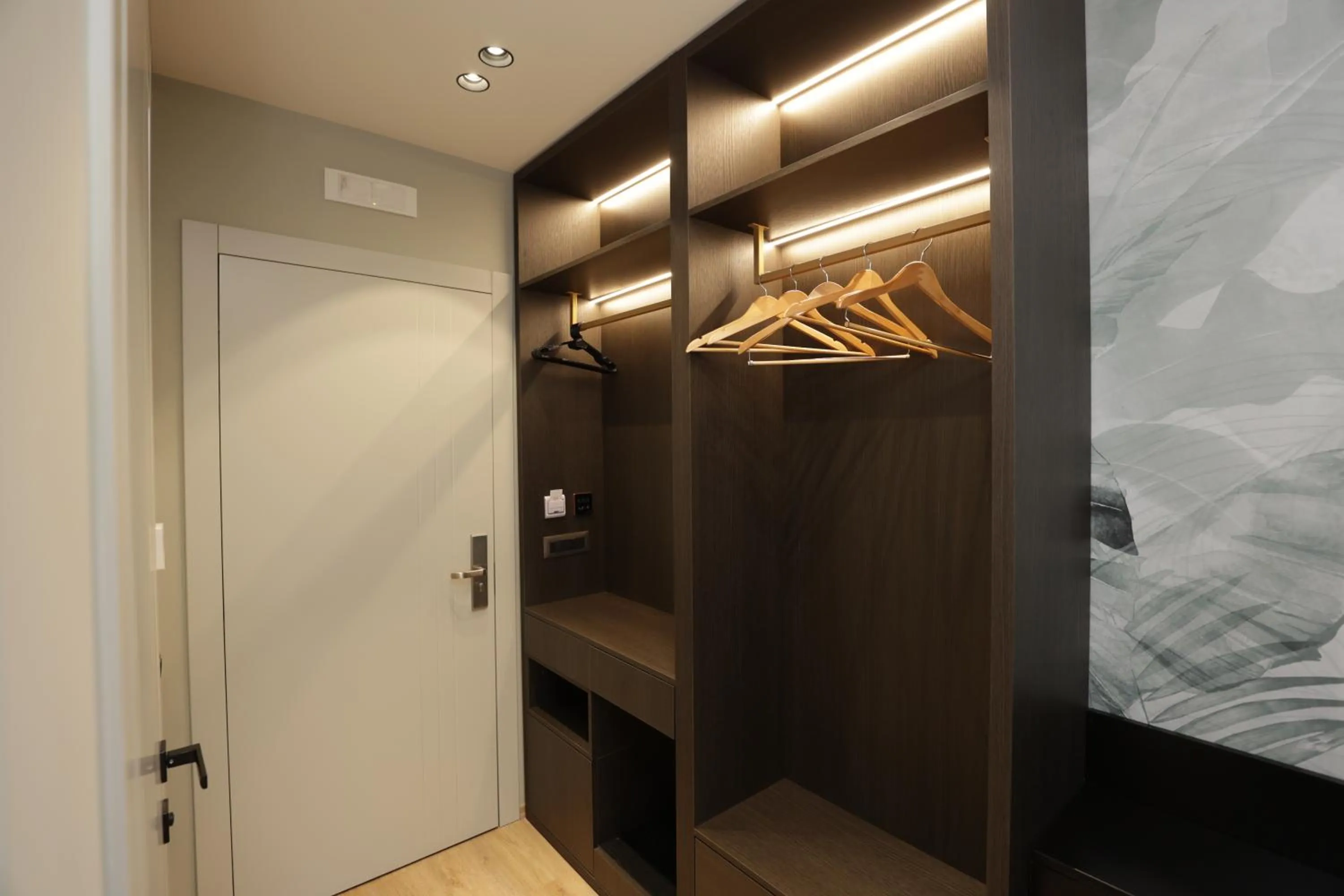 wardrobe in Gremmy Boutique Hotel