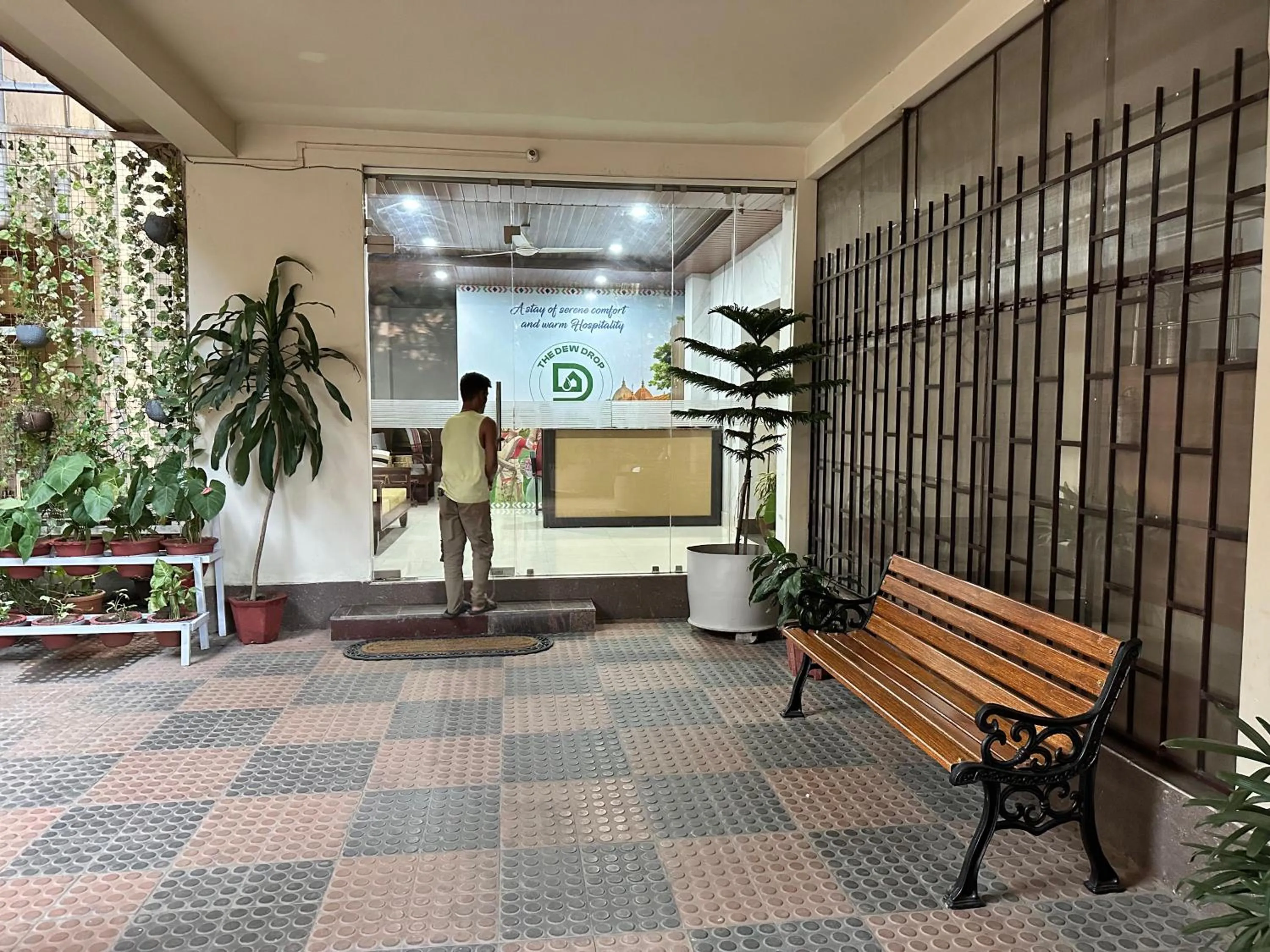 Day in The Dew Drop Hotel