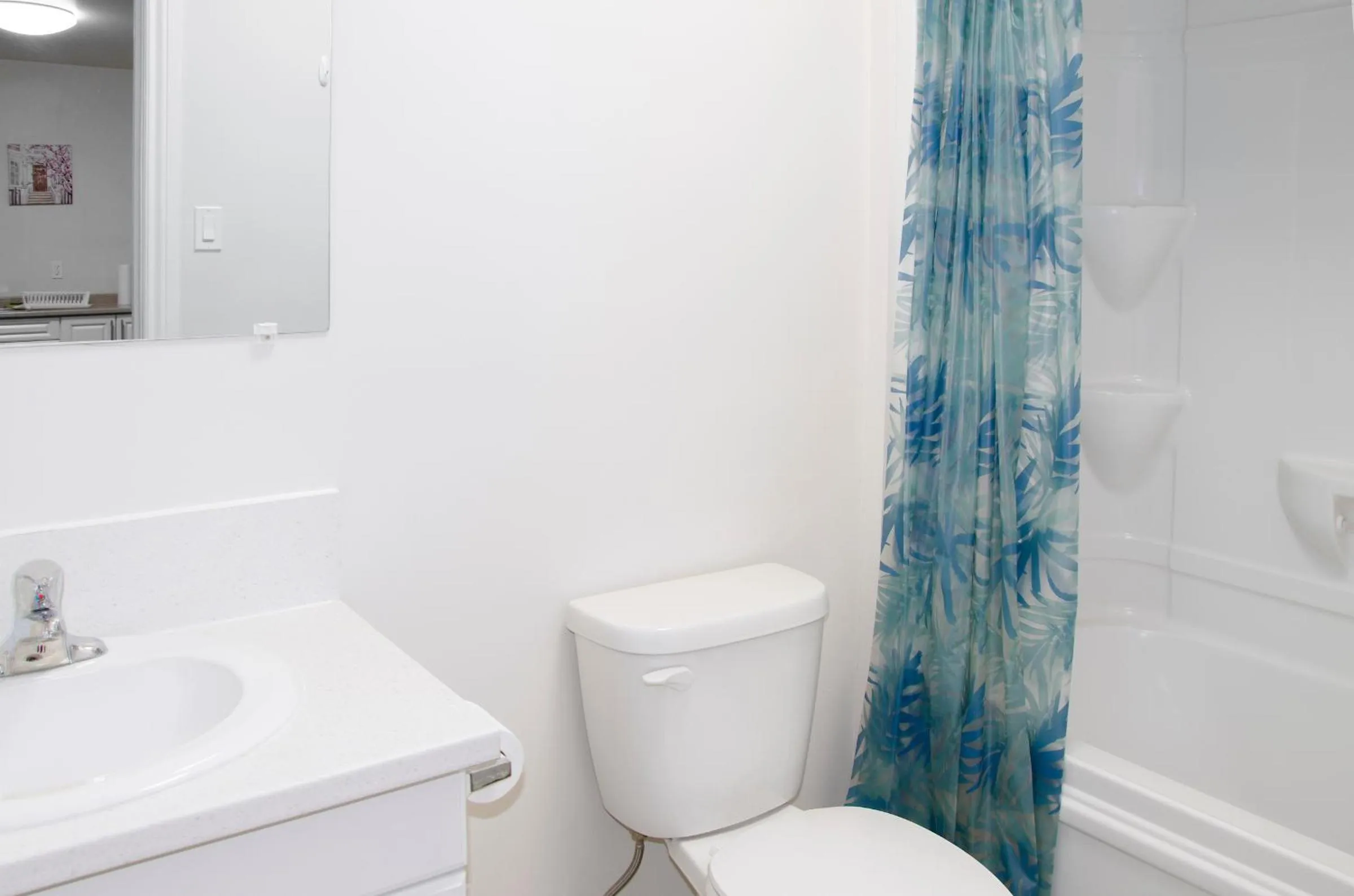 Shower in Prospectors Inn