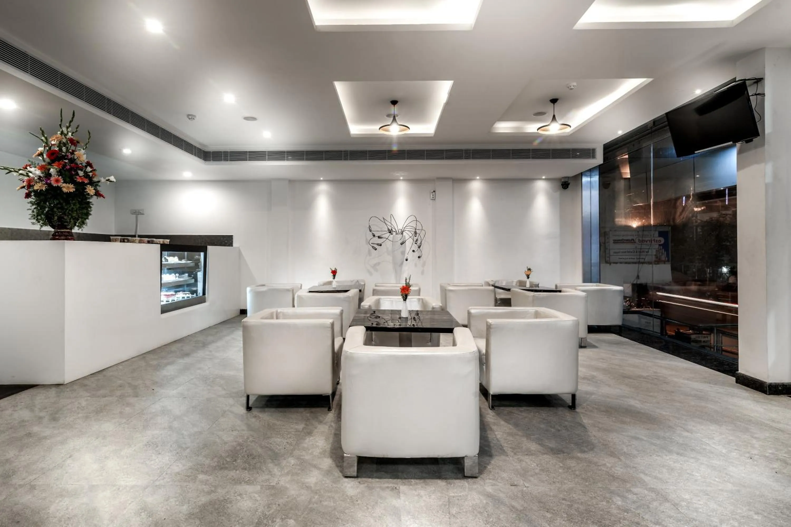 Communal lounge/ TV room in Saaral Residency