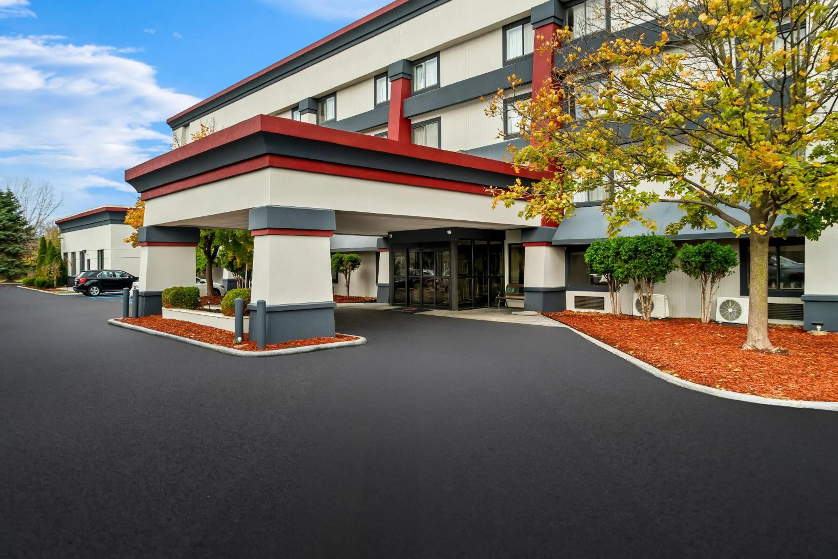 Property building in HomeTowne Studios by Red Roof Flint