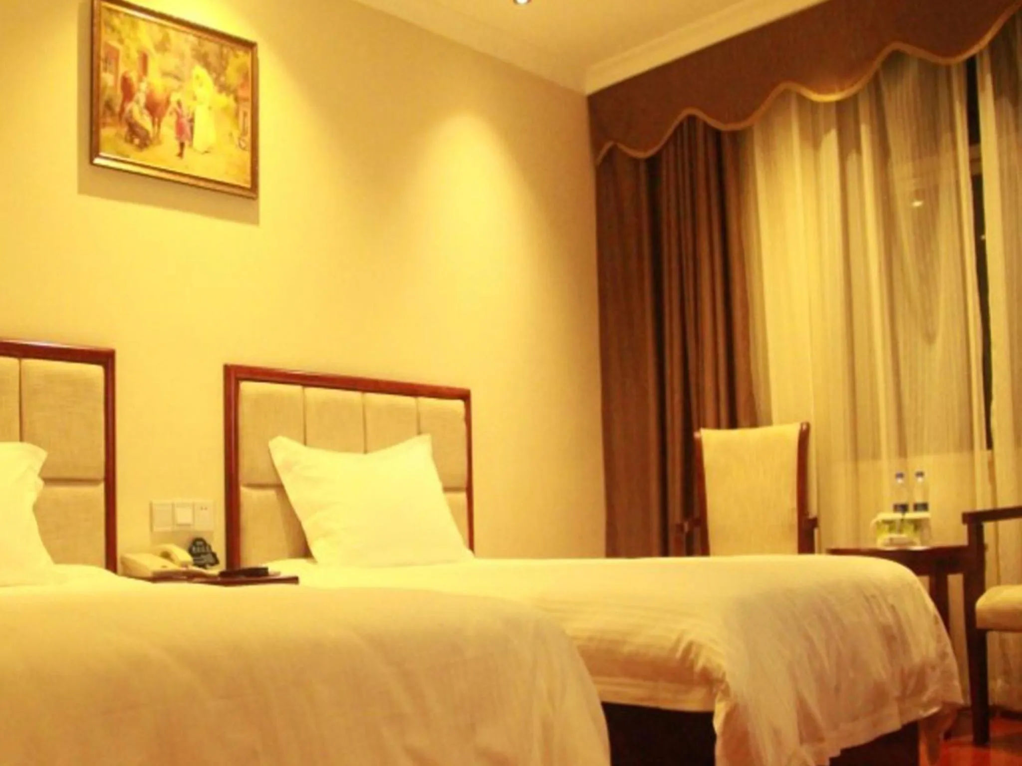 Bed in GreenTree Inn Guangzhou Panyu Chimelong Paradise Business Hotel