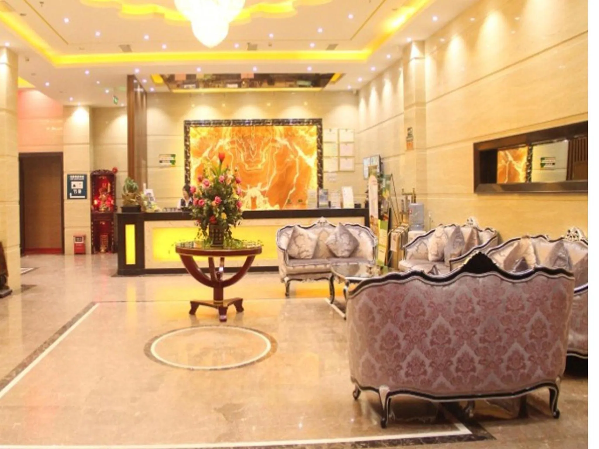 Seating area in GreenTree Inn Guangzhou Panyu Chimelong Paradise Business Hotel
