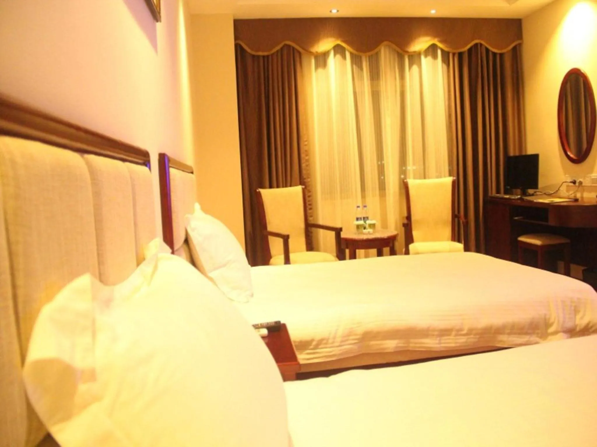 Bed in GreenTree Inn Guangzhou Panyu Chimelong Paradise Business Hotel