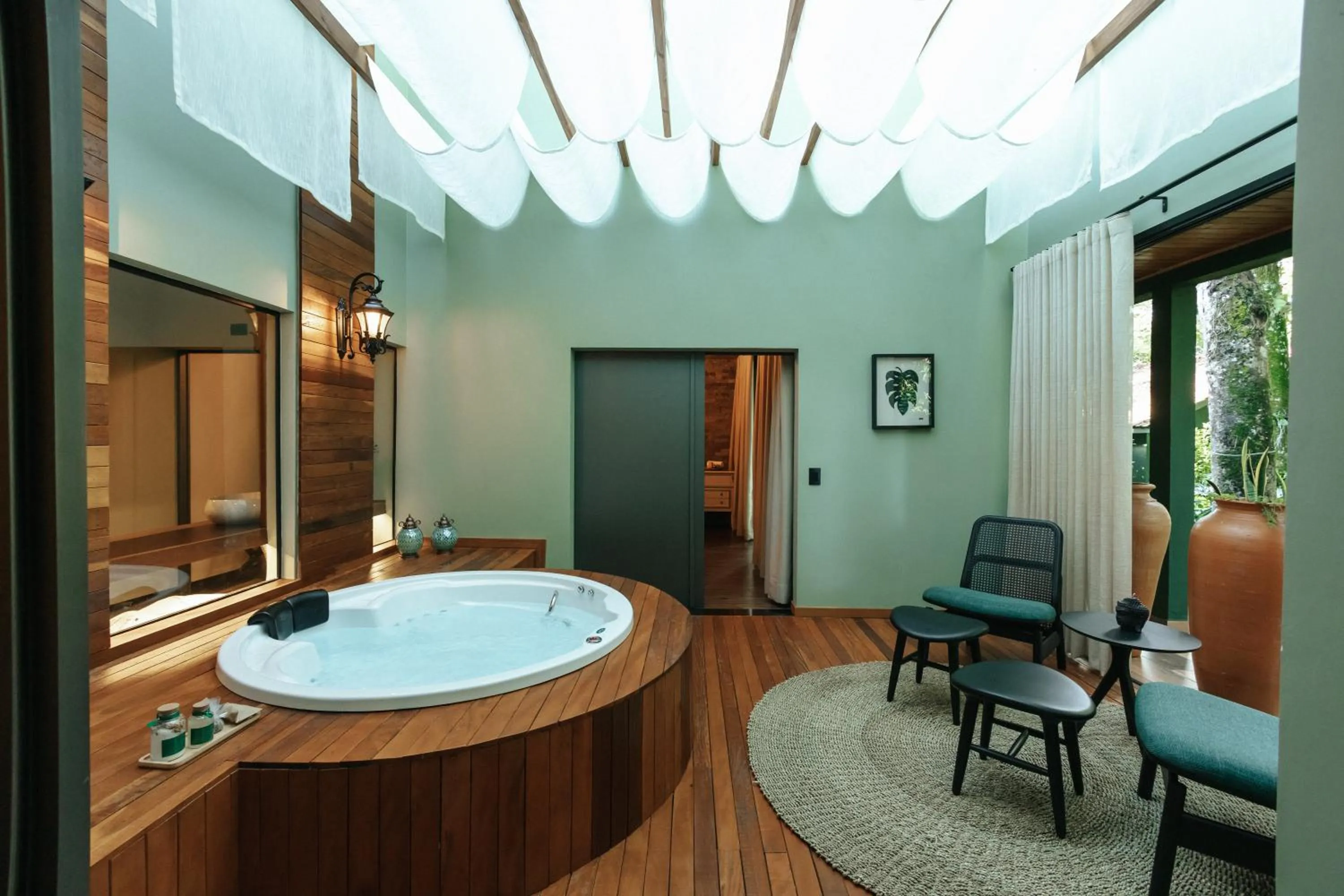 Hot Tub in LAS HOTEL BOUTIQUE