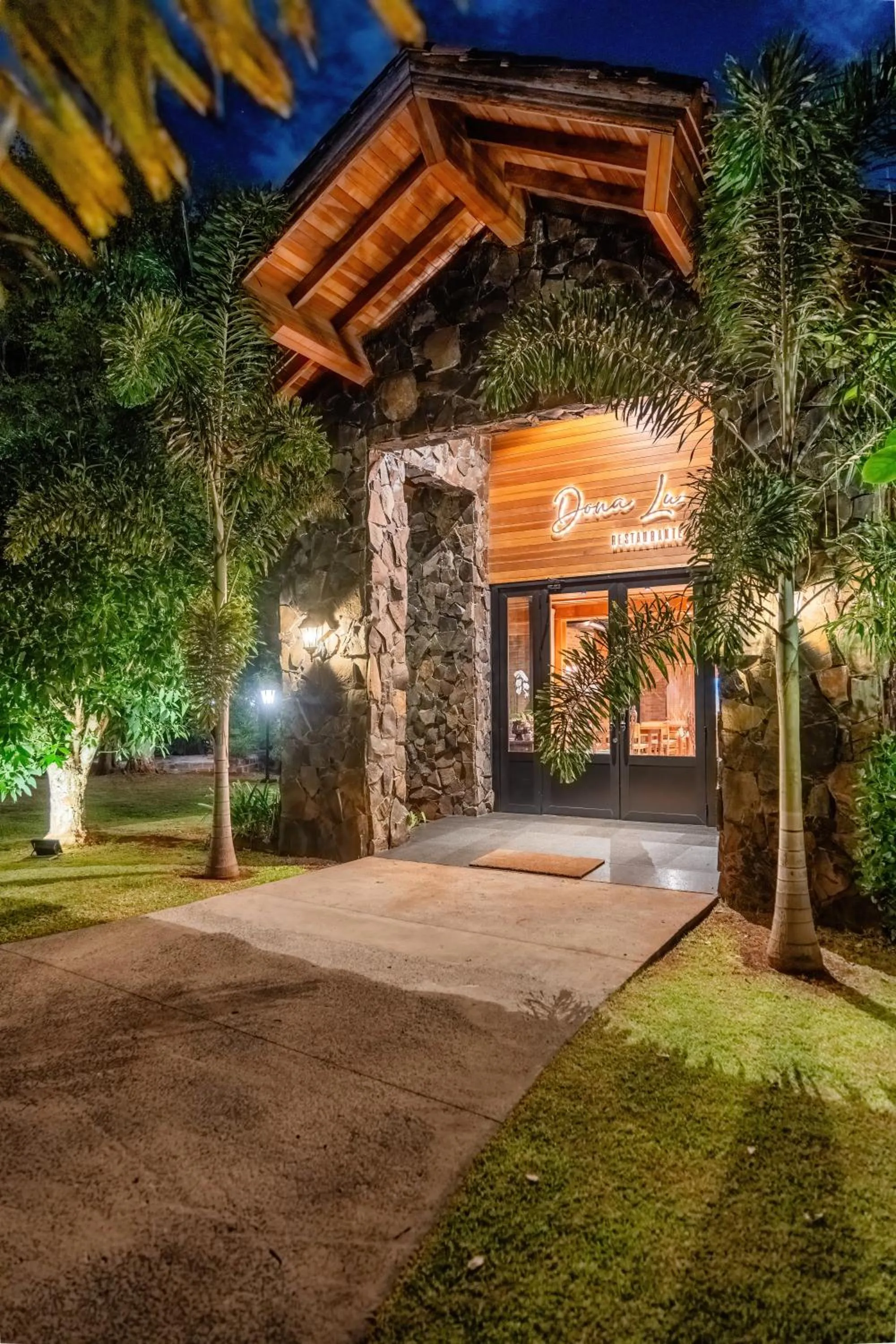 Restaurant/places to eat in LAS HOTEL BOUTIQUE