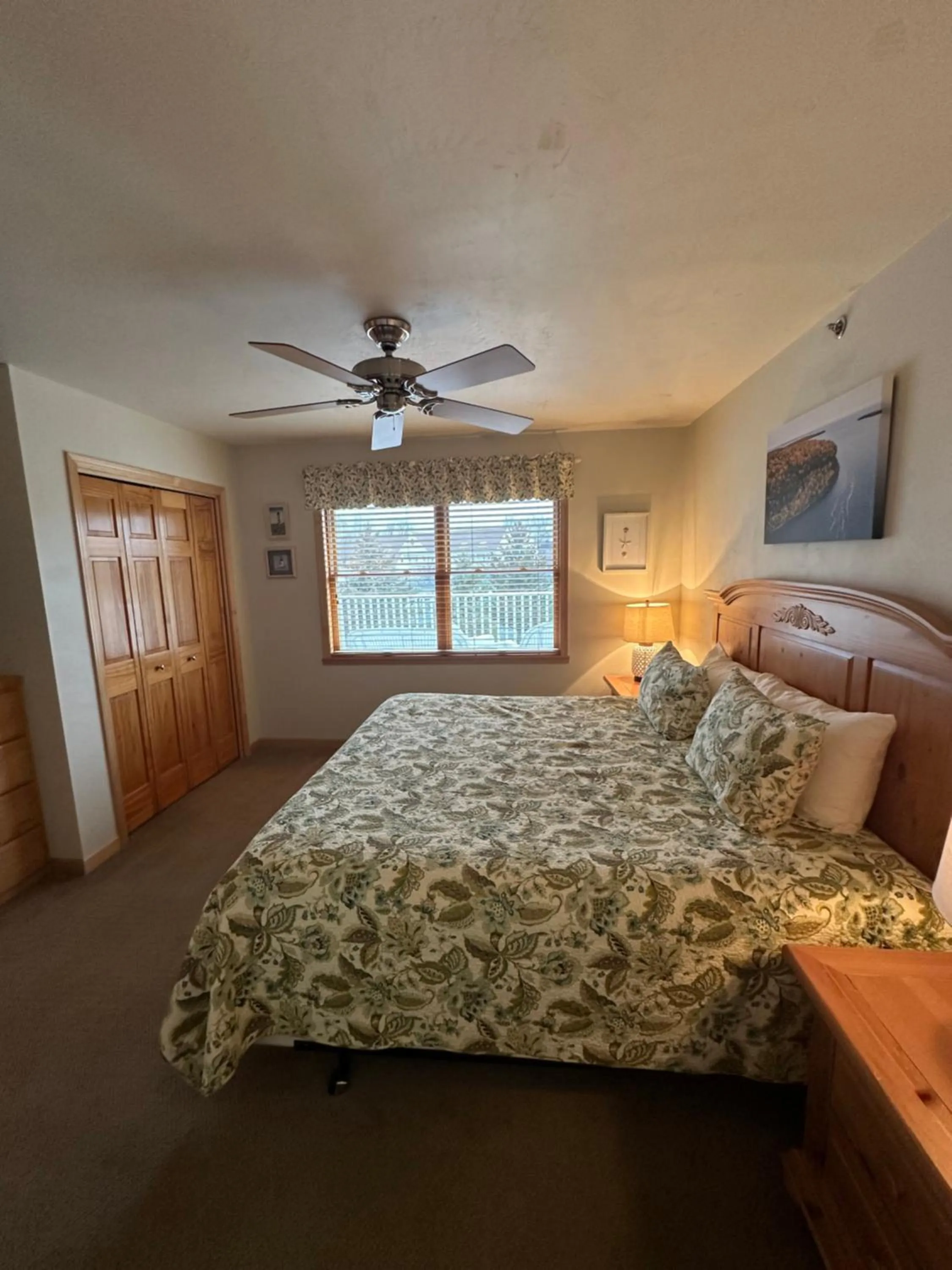Bedroom, Bed in Birchwood Lodge