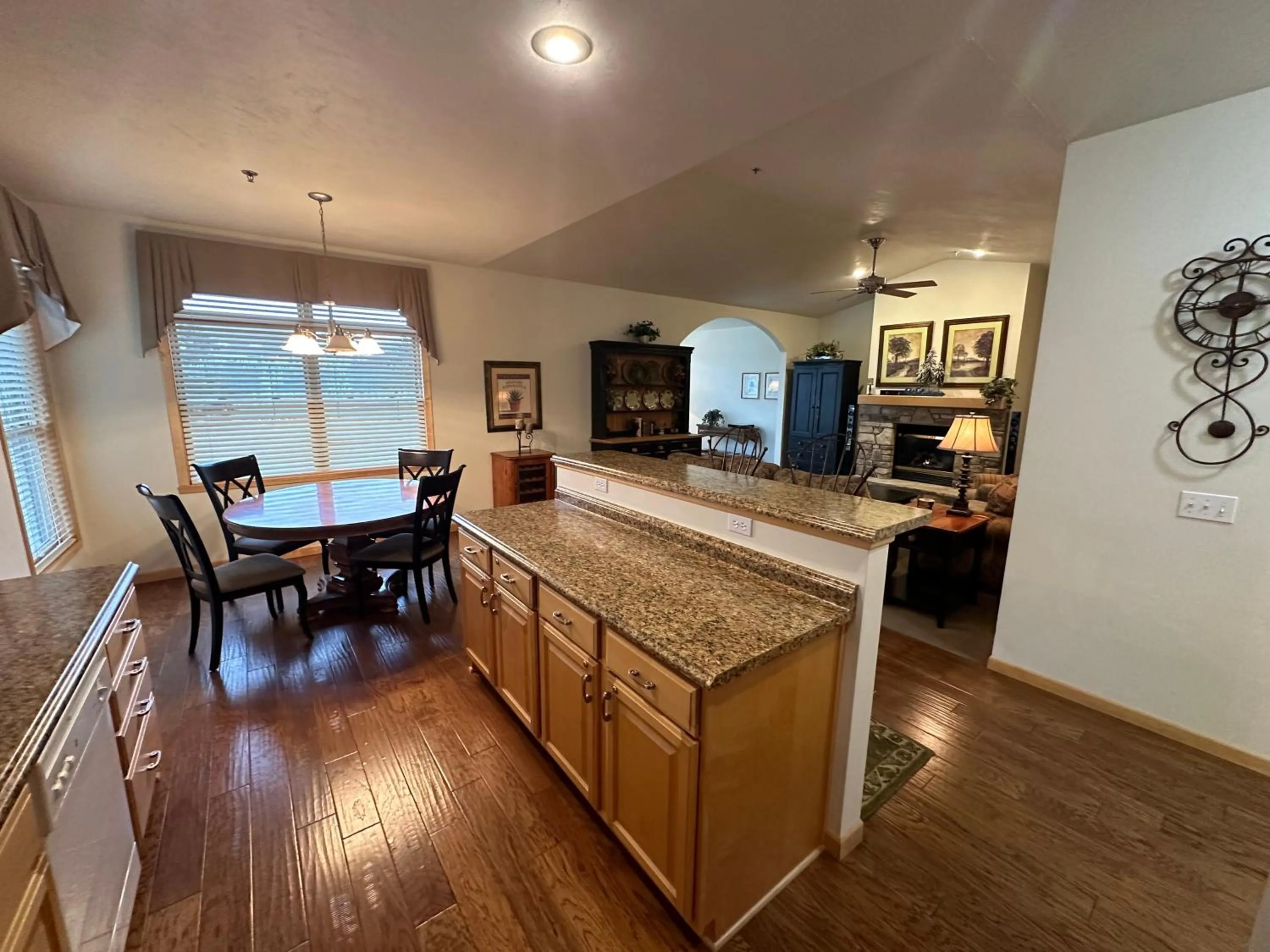Dining area in Birchwood Lodge