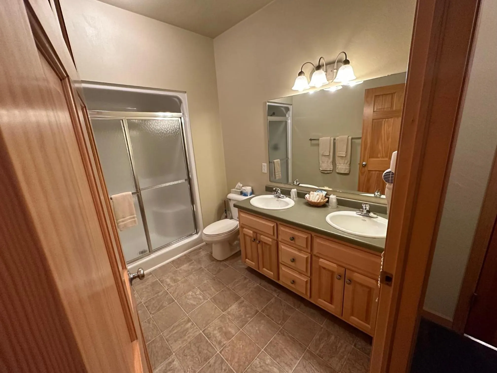 Shower in Birchwood Lodge