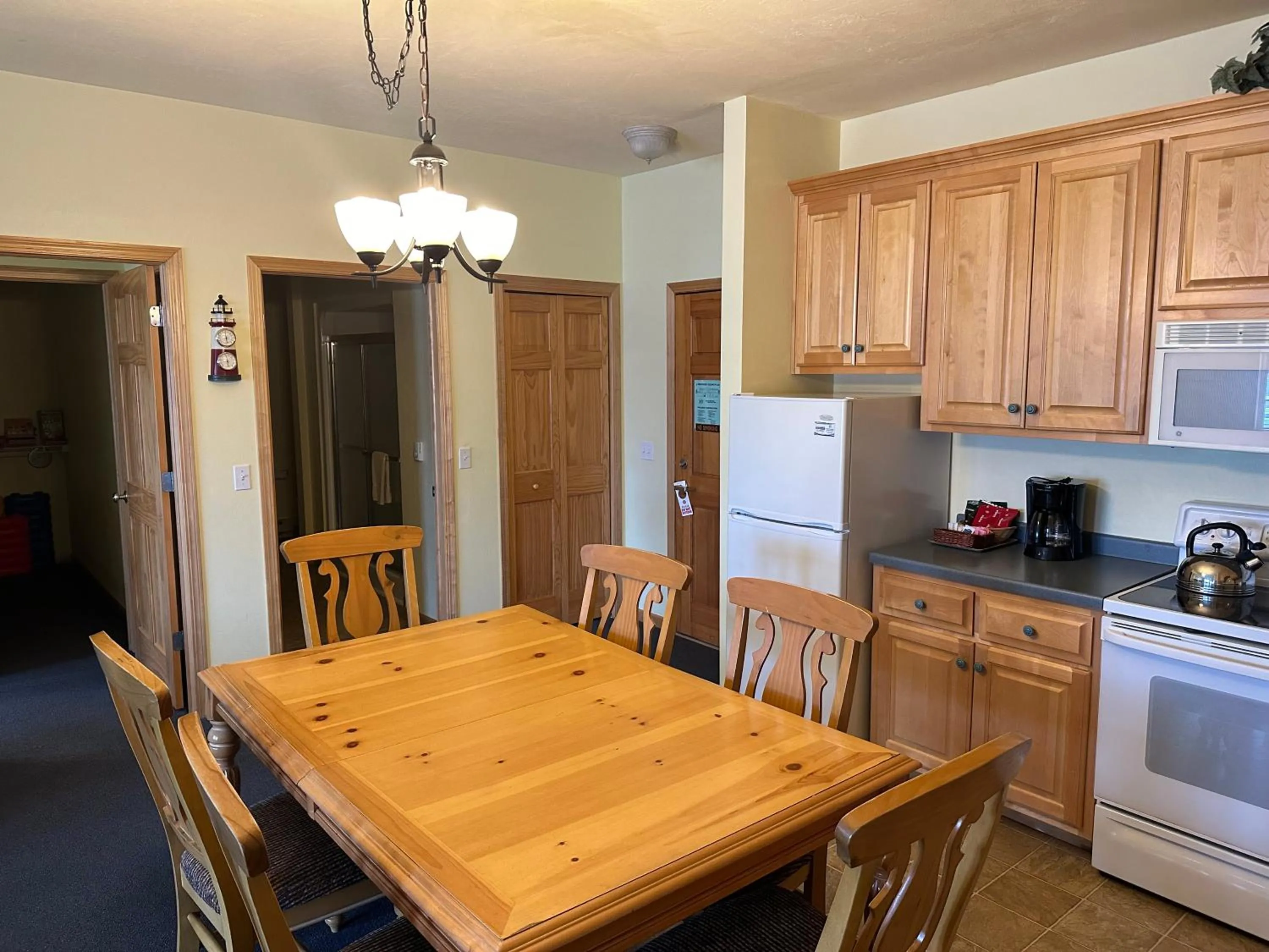 Dining area in Birchwood Lodge