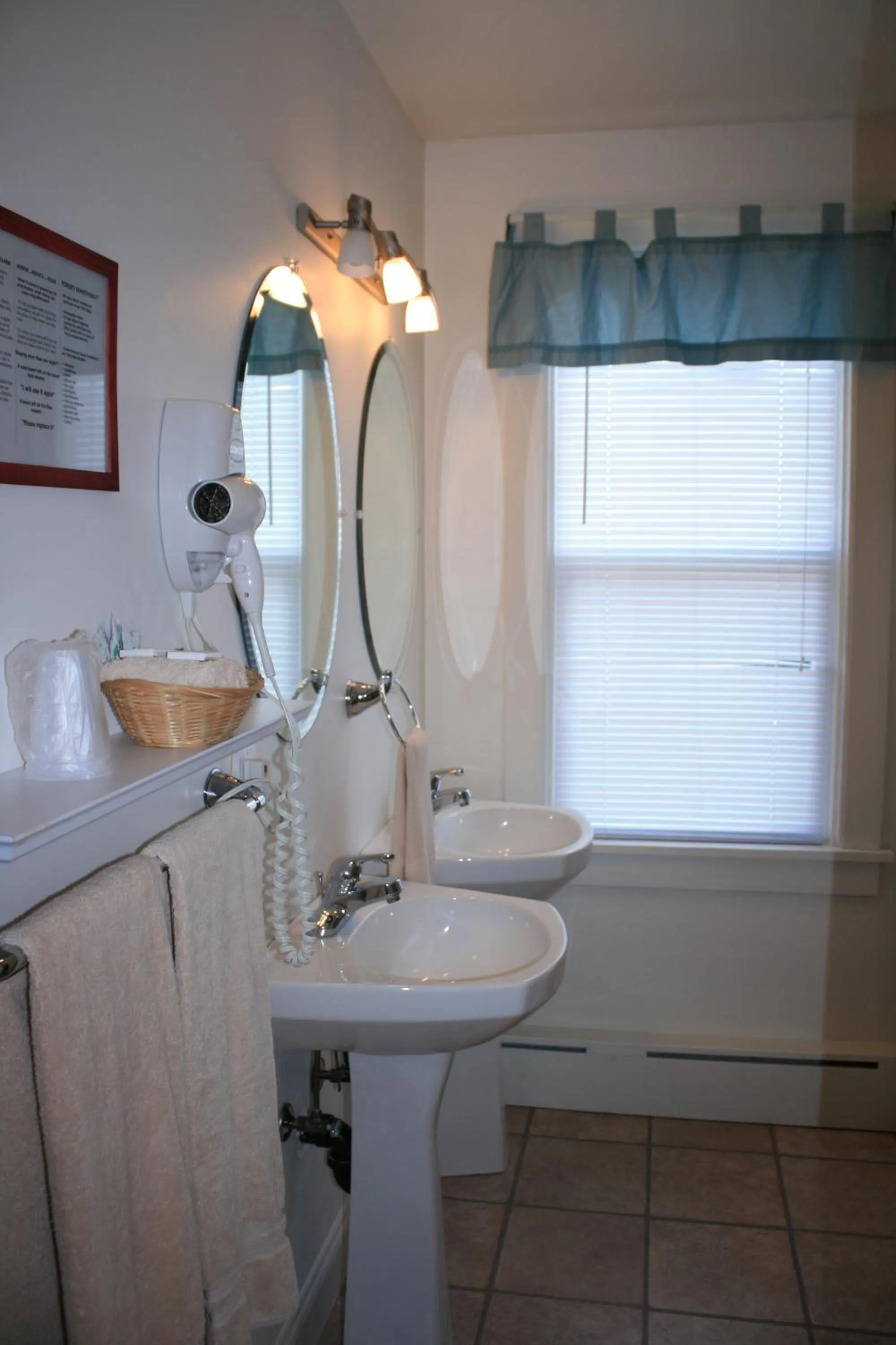 Bathroom in Birchwood Lodge