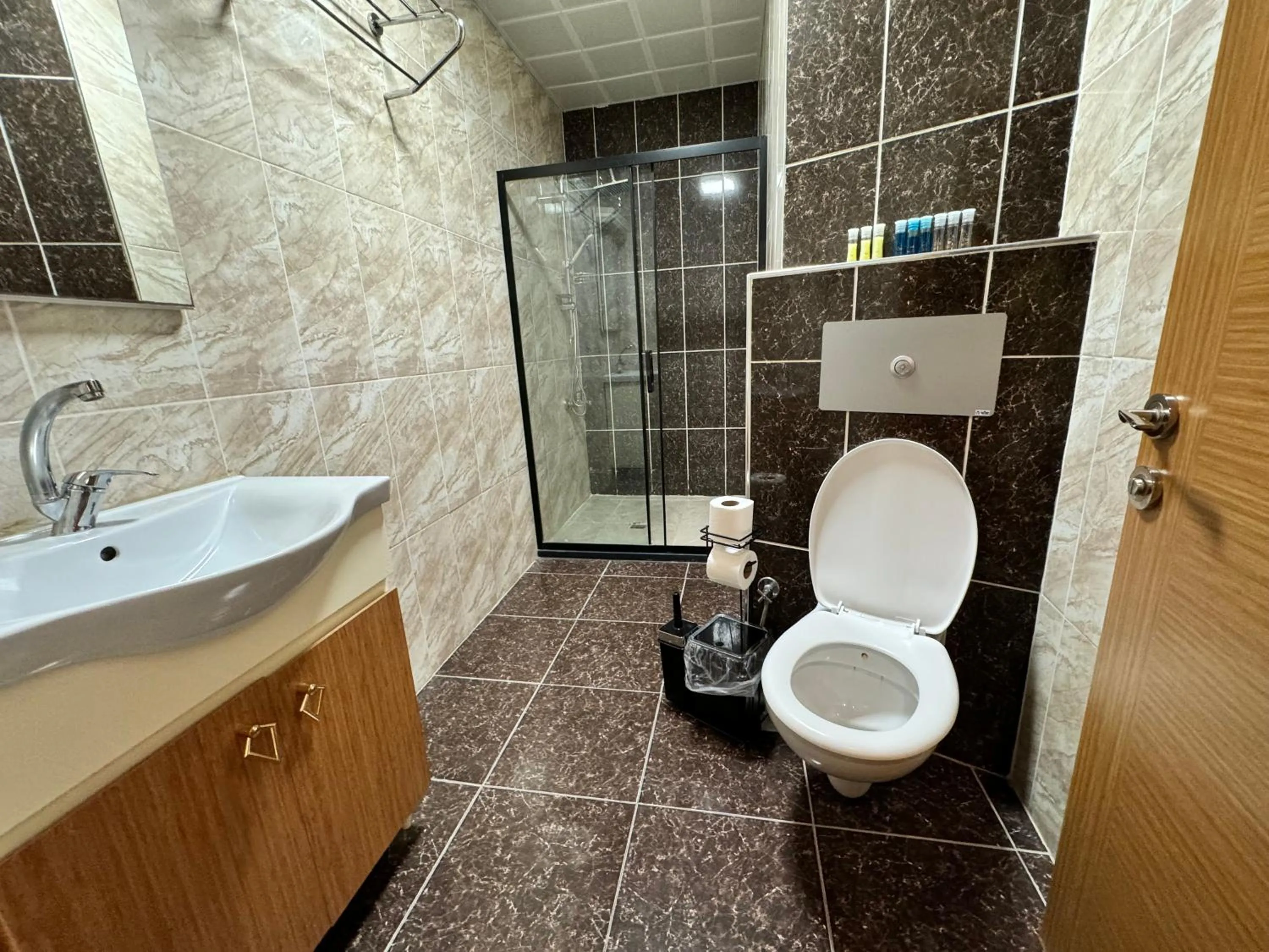 Shower in E5 PARK OTEL