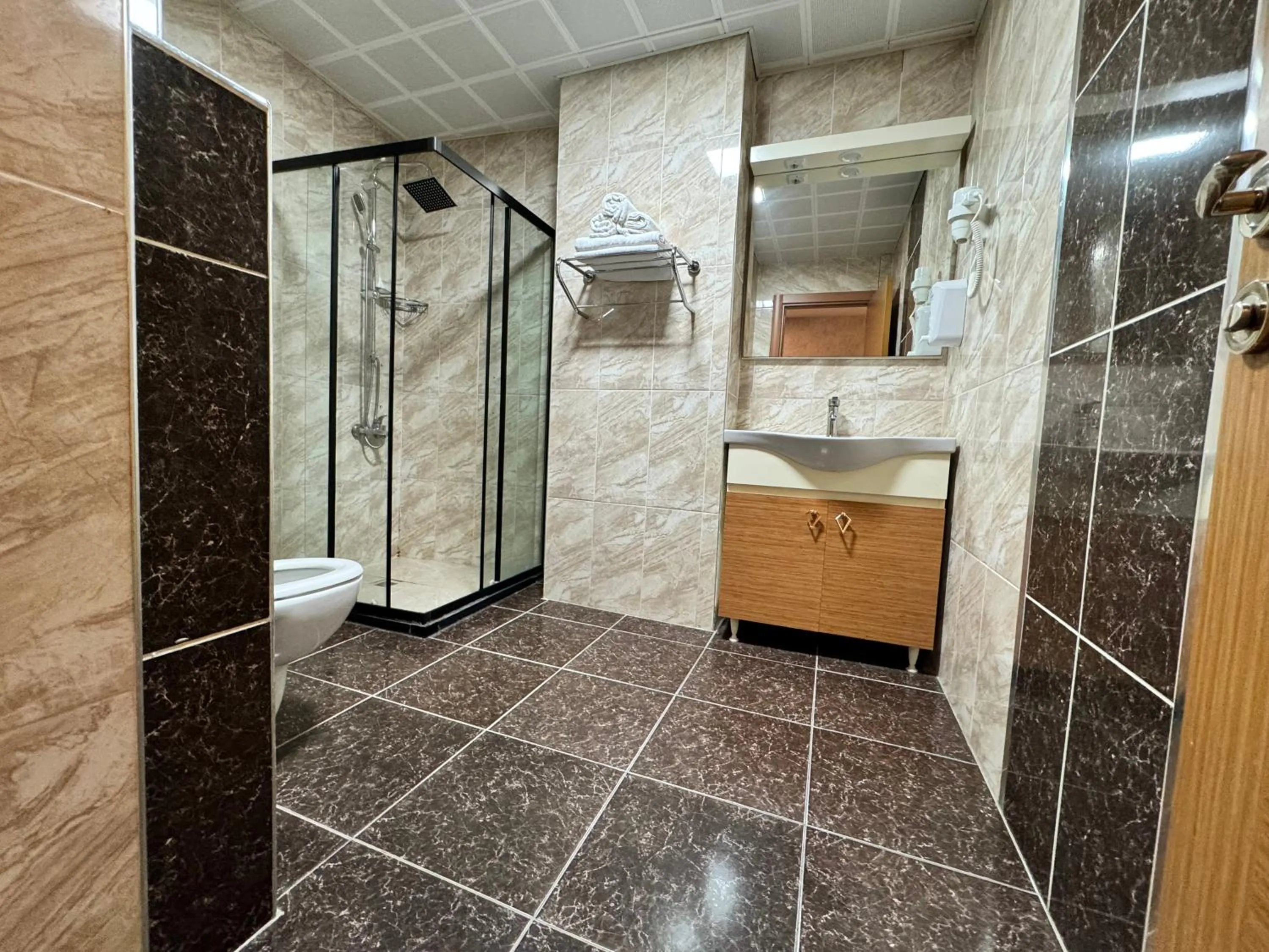 Shower in E5 PARK OTEL