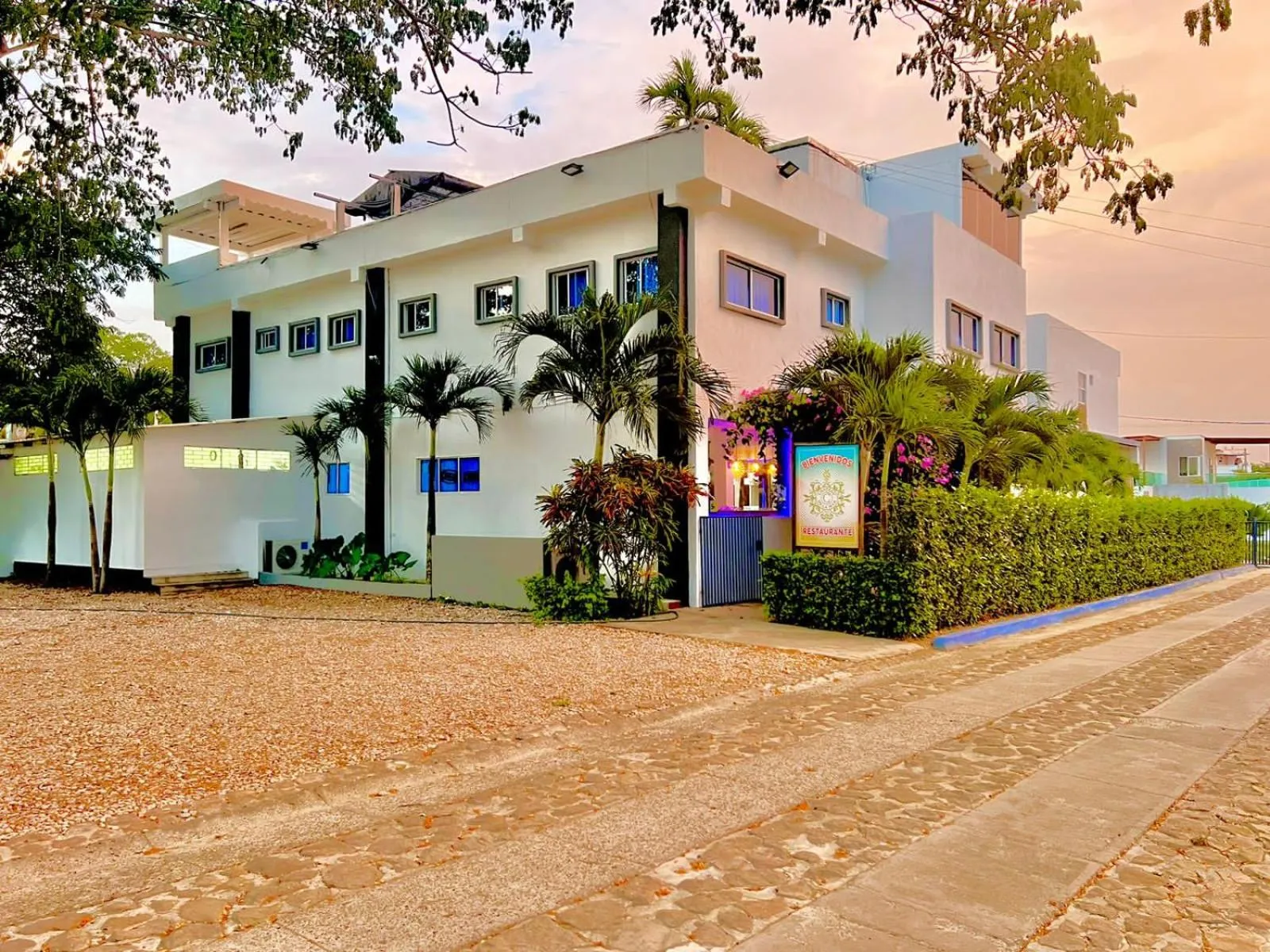 Property building in Hotel Boutique Chateau de la Mar