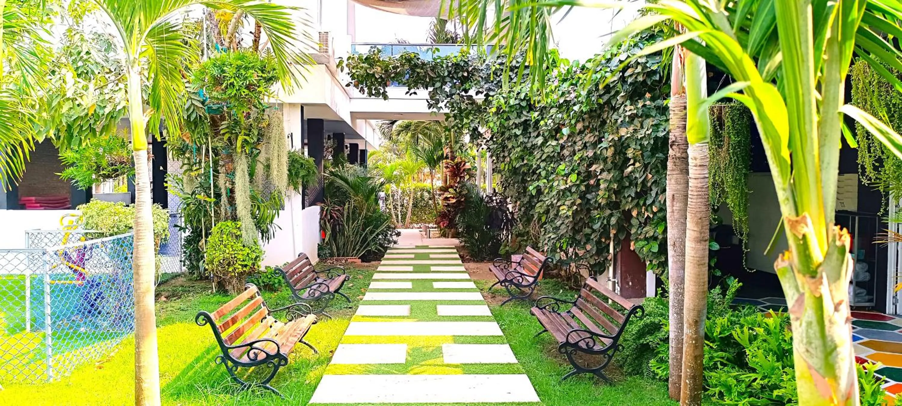 Garden in Hotel Boutique Chateau de la Mar