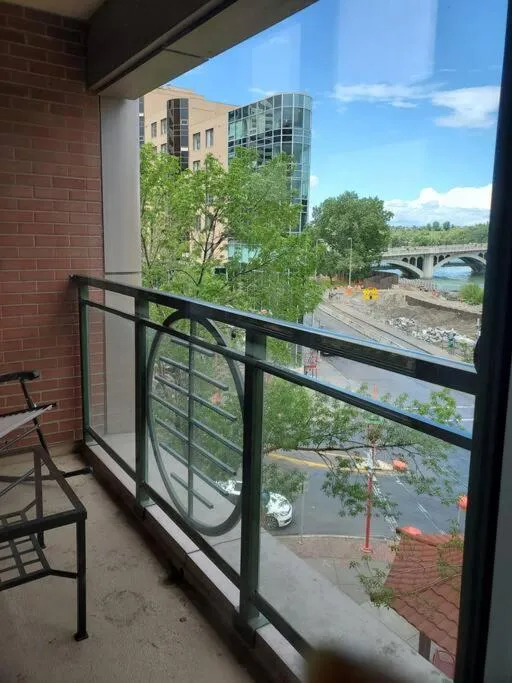Balcony/Terrace in Stunning 1 bedroom condo in Calgary with riverview