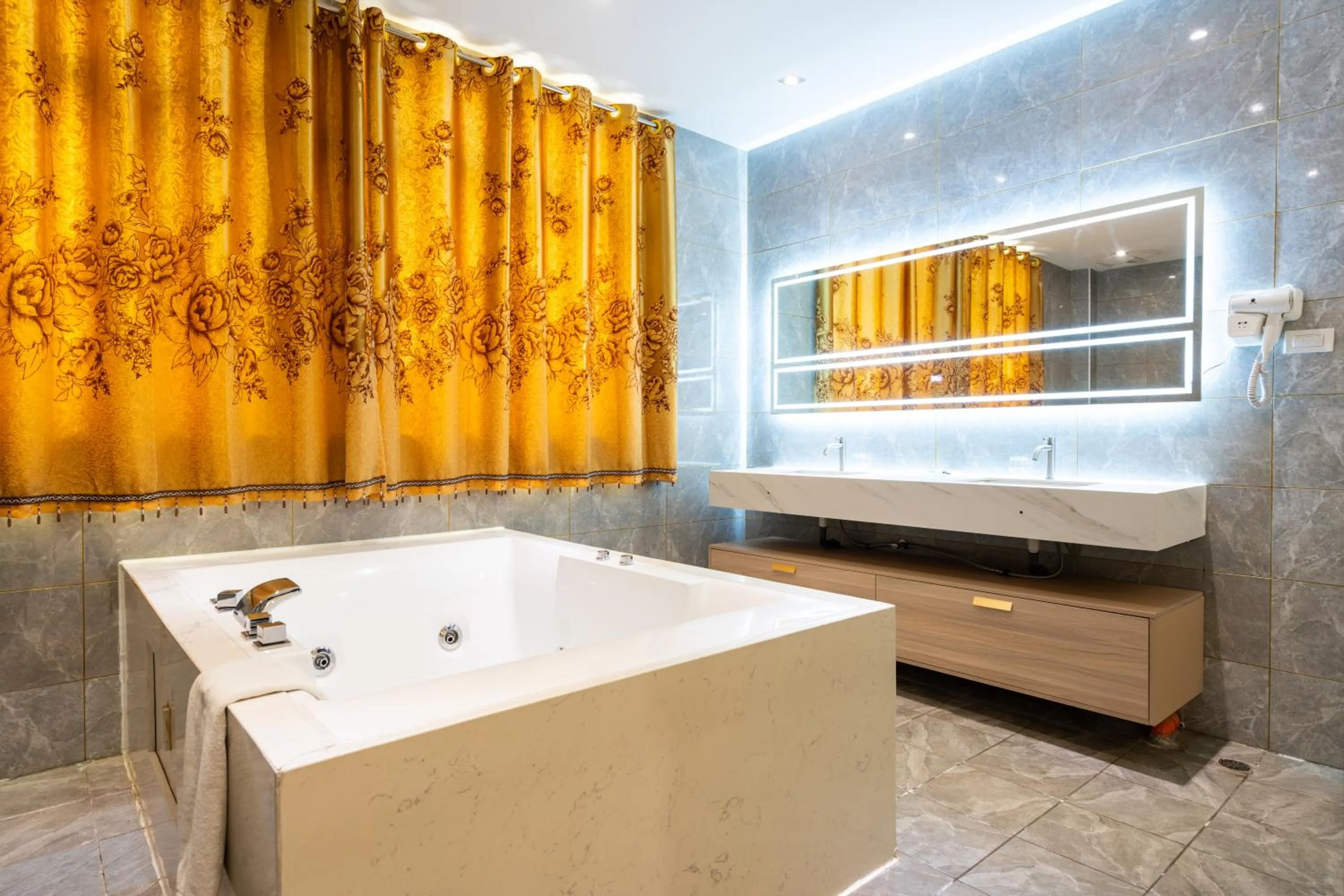 Bath in Home me Hotel Makati