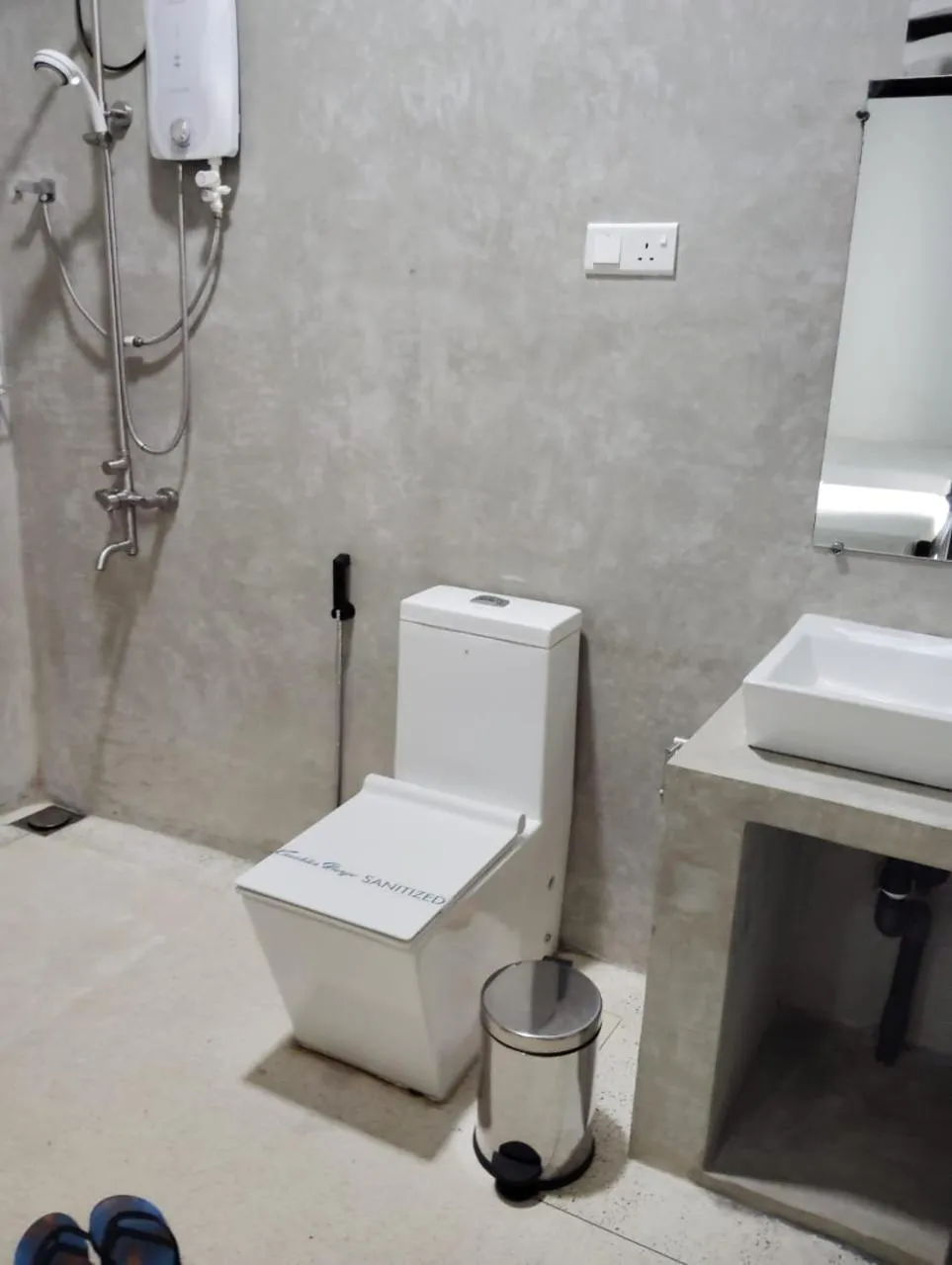 Toilet in Knuckles Range Bungalow