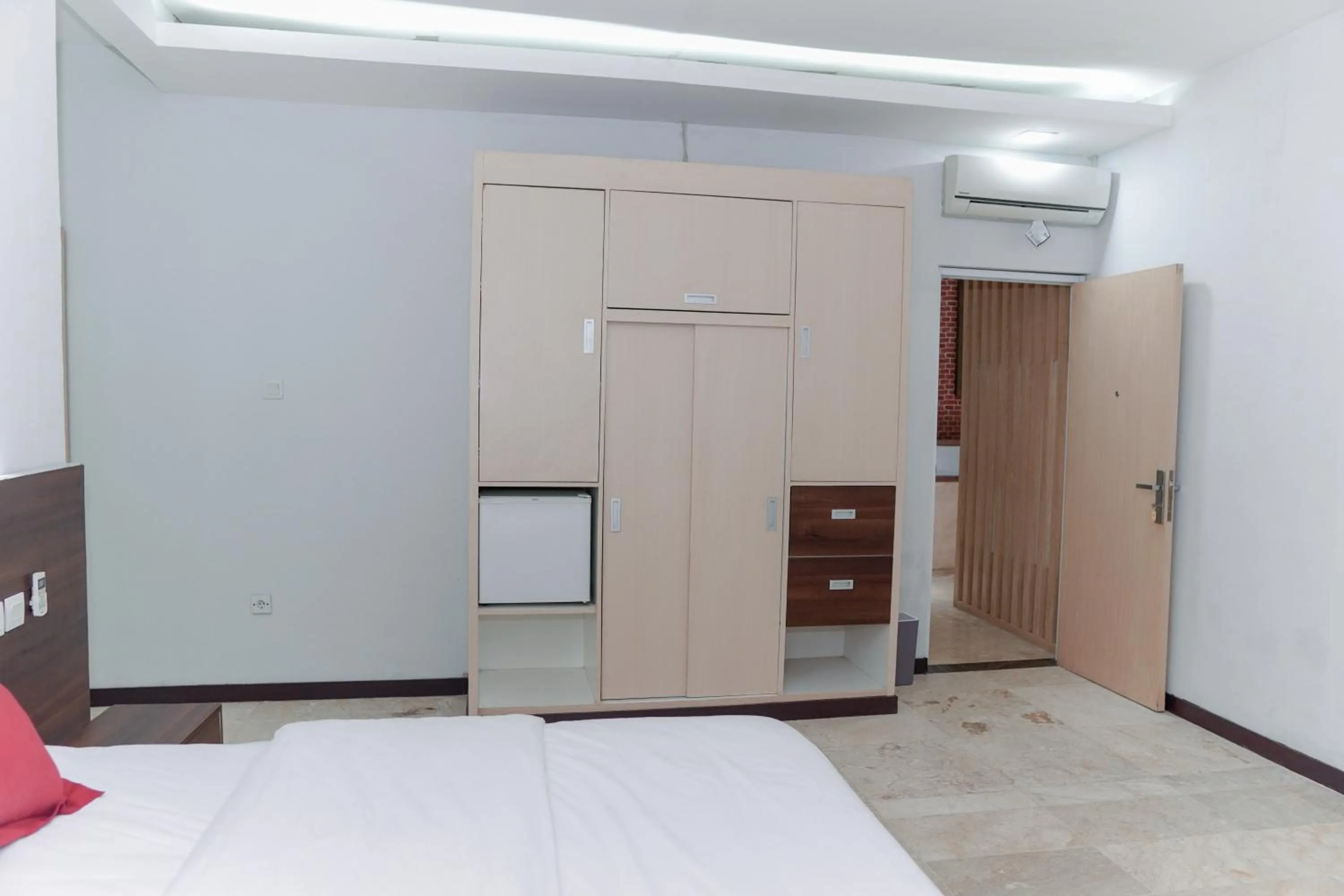 Photo of the whole room in 555 Nangka Guest House