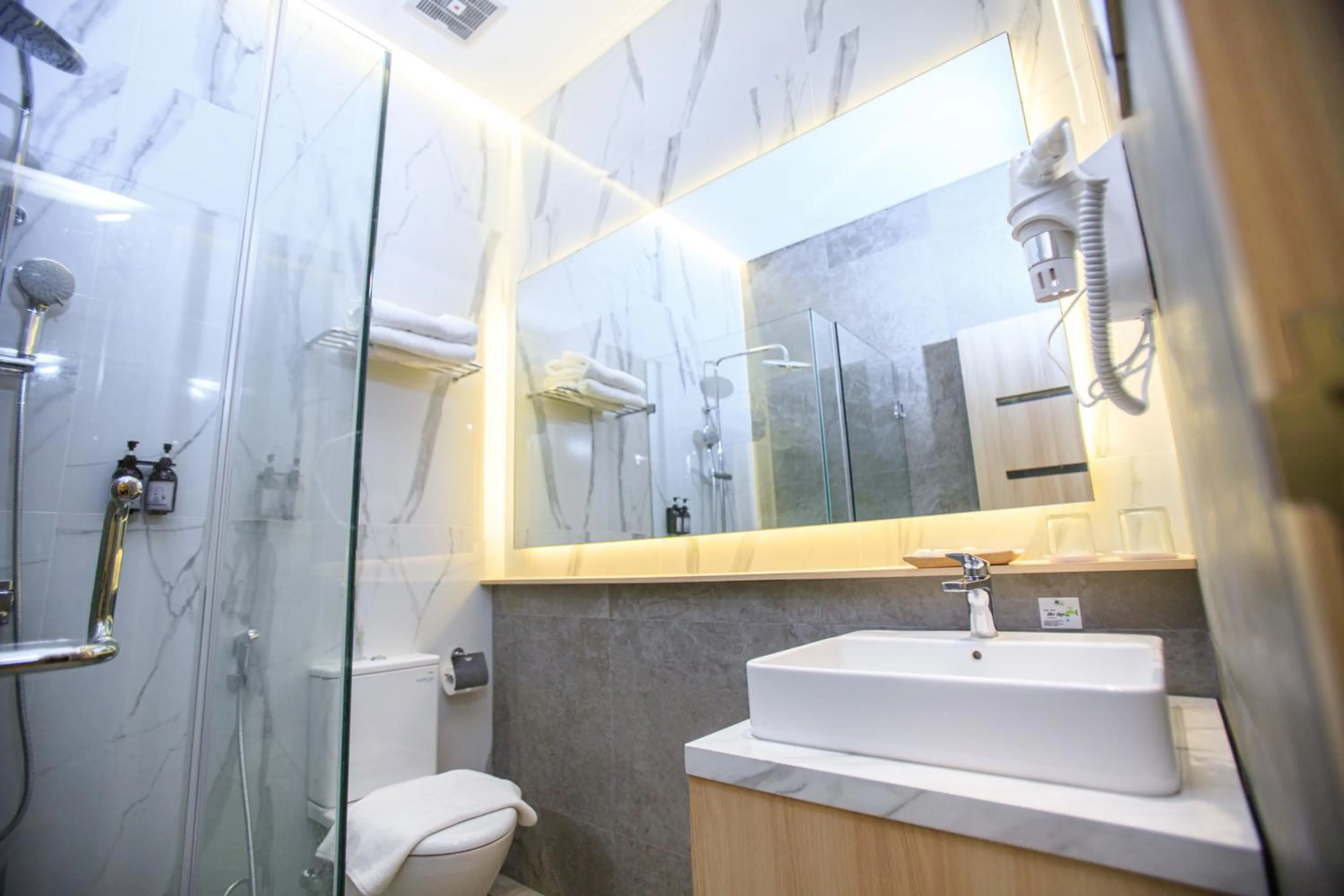 Bathroom in Two K Azana Style Hotel Bengkulu