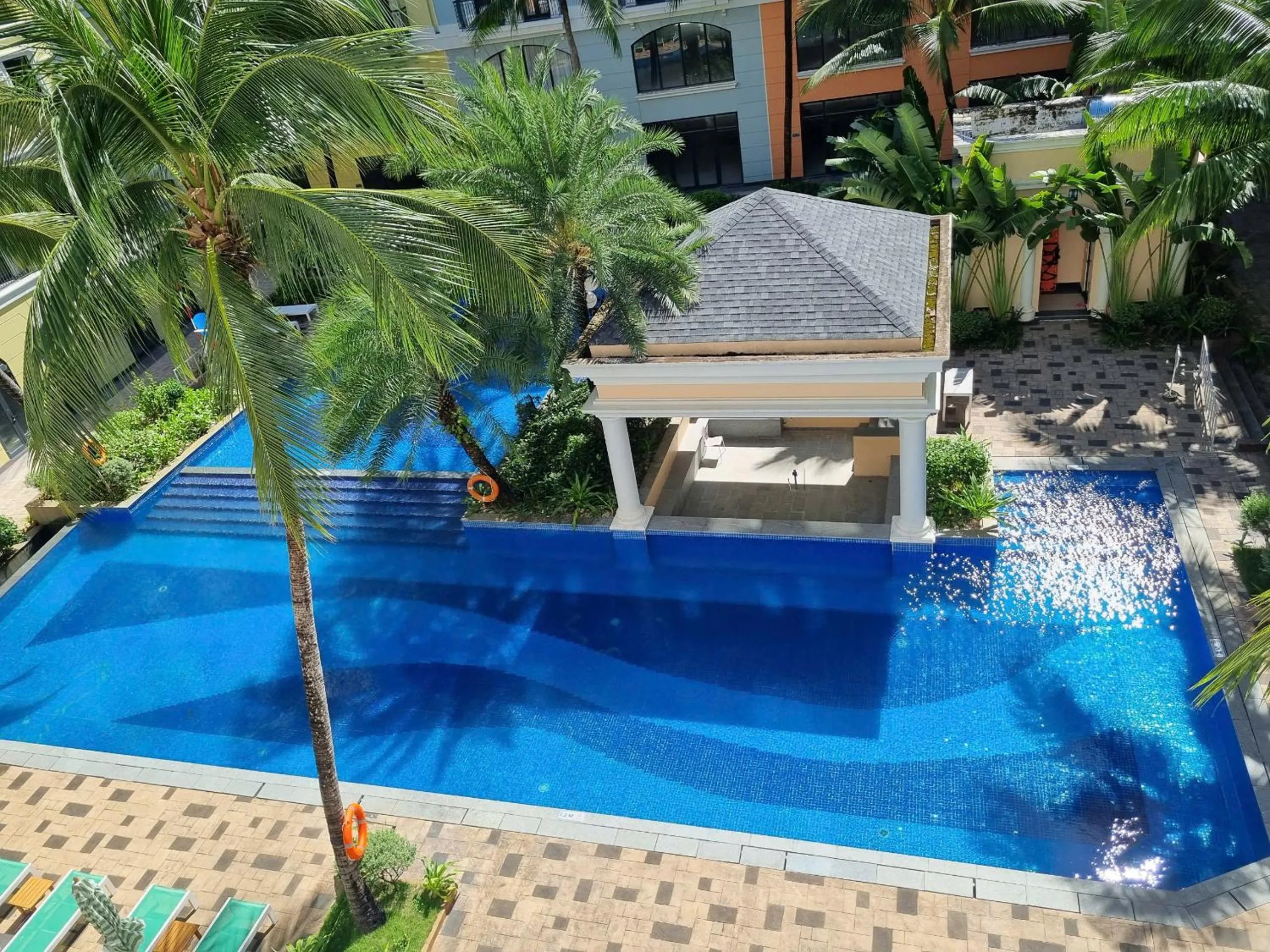 Swimming pool in Su Casa Phu Quoc Long Beach