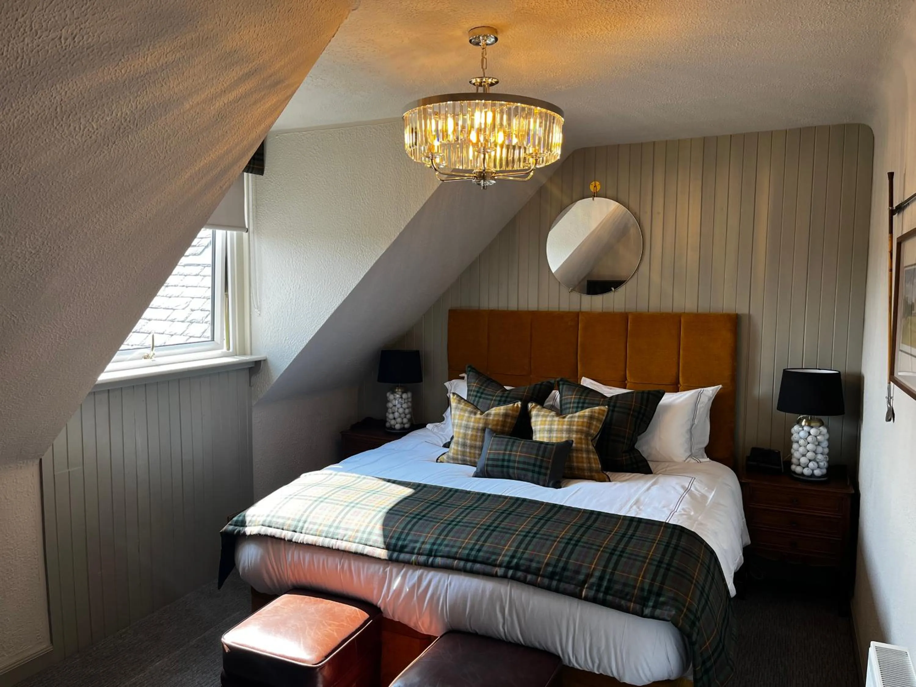 Bedroom, Bed in Abbotsford Hotel