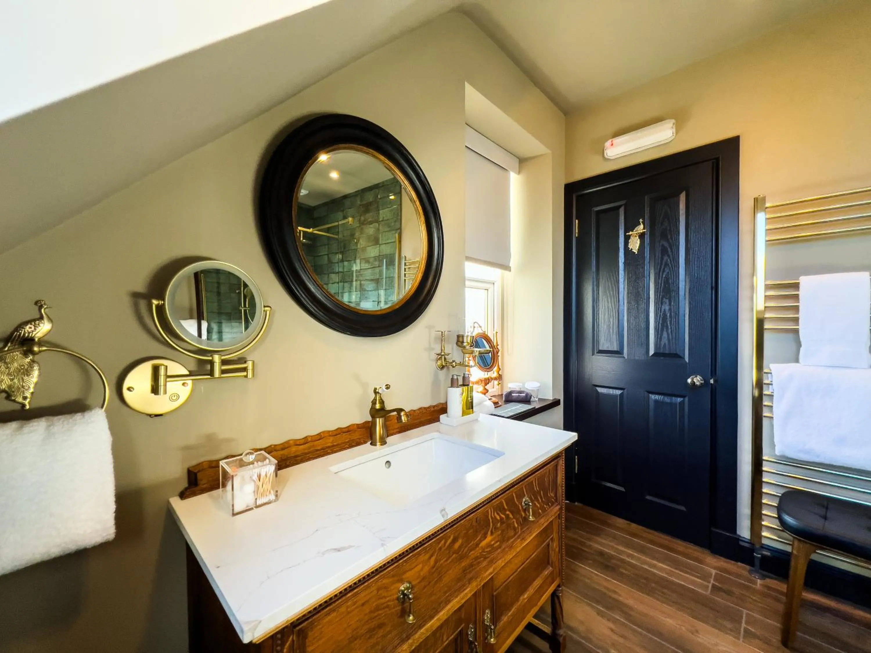 Bathroom in Abbotsford Hotel