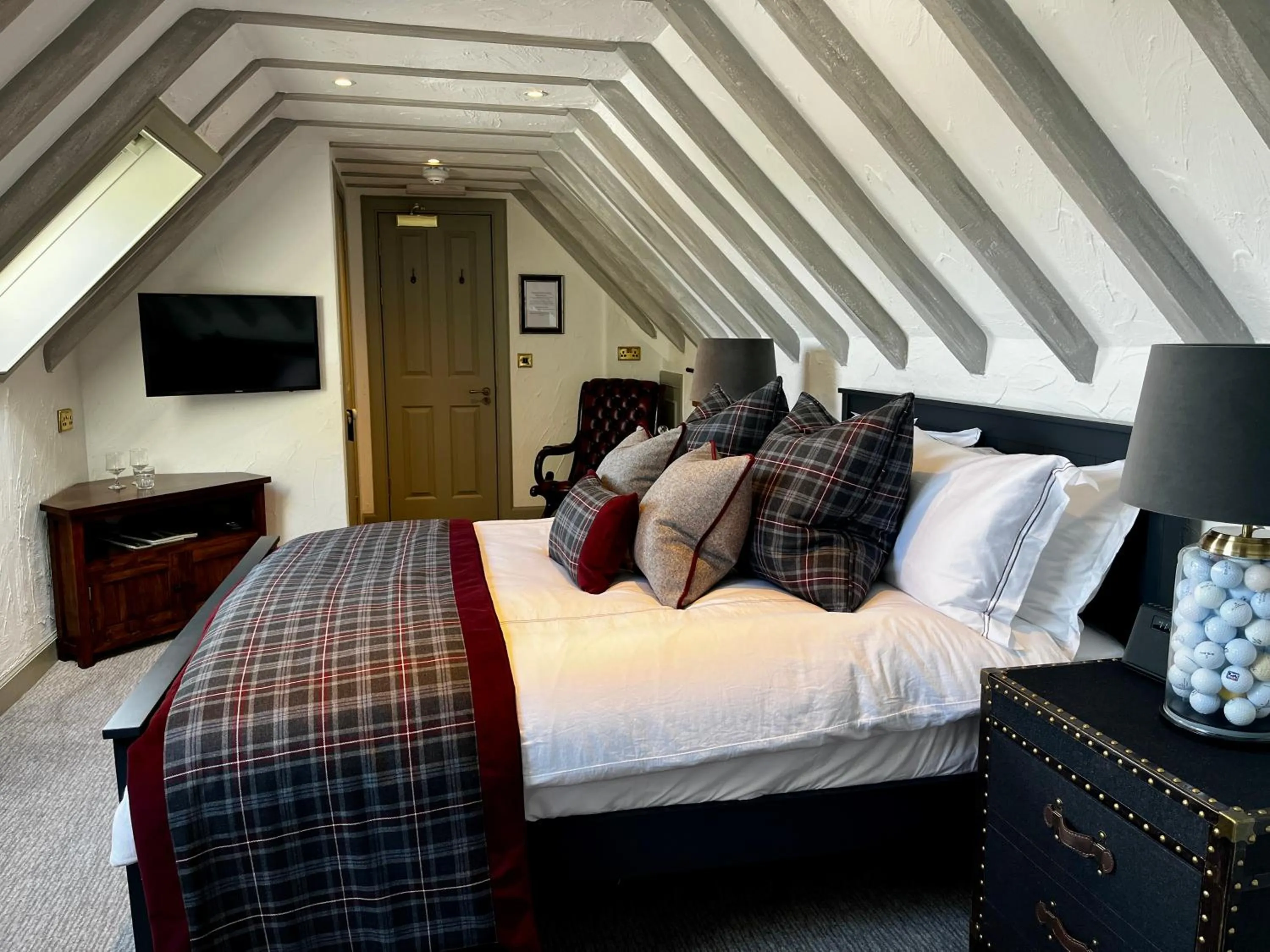 Bedroom, Bed in Abbotsford Hotel