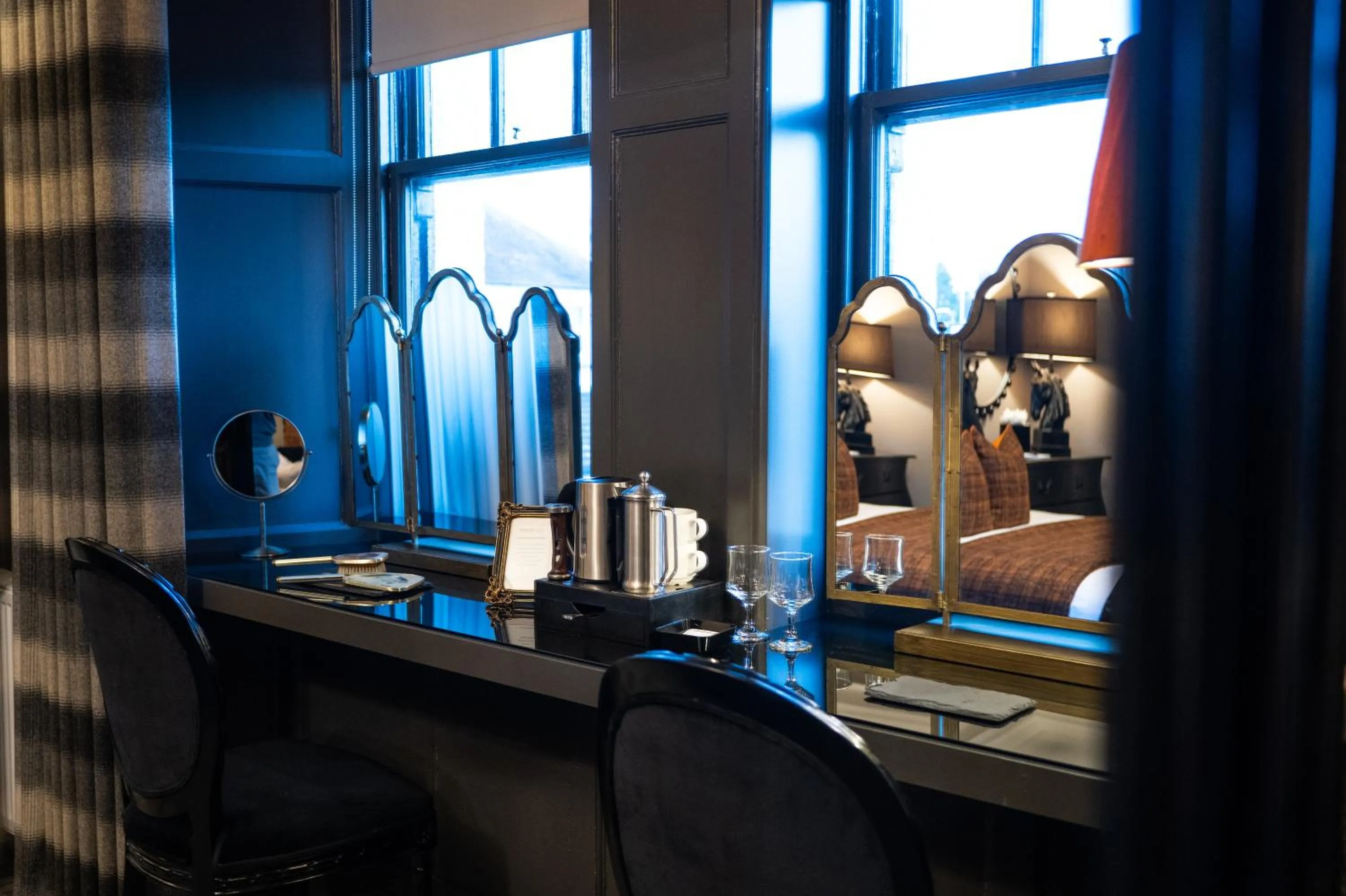 Bedroom in Abbotsford Hotel