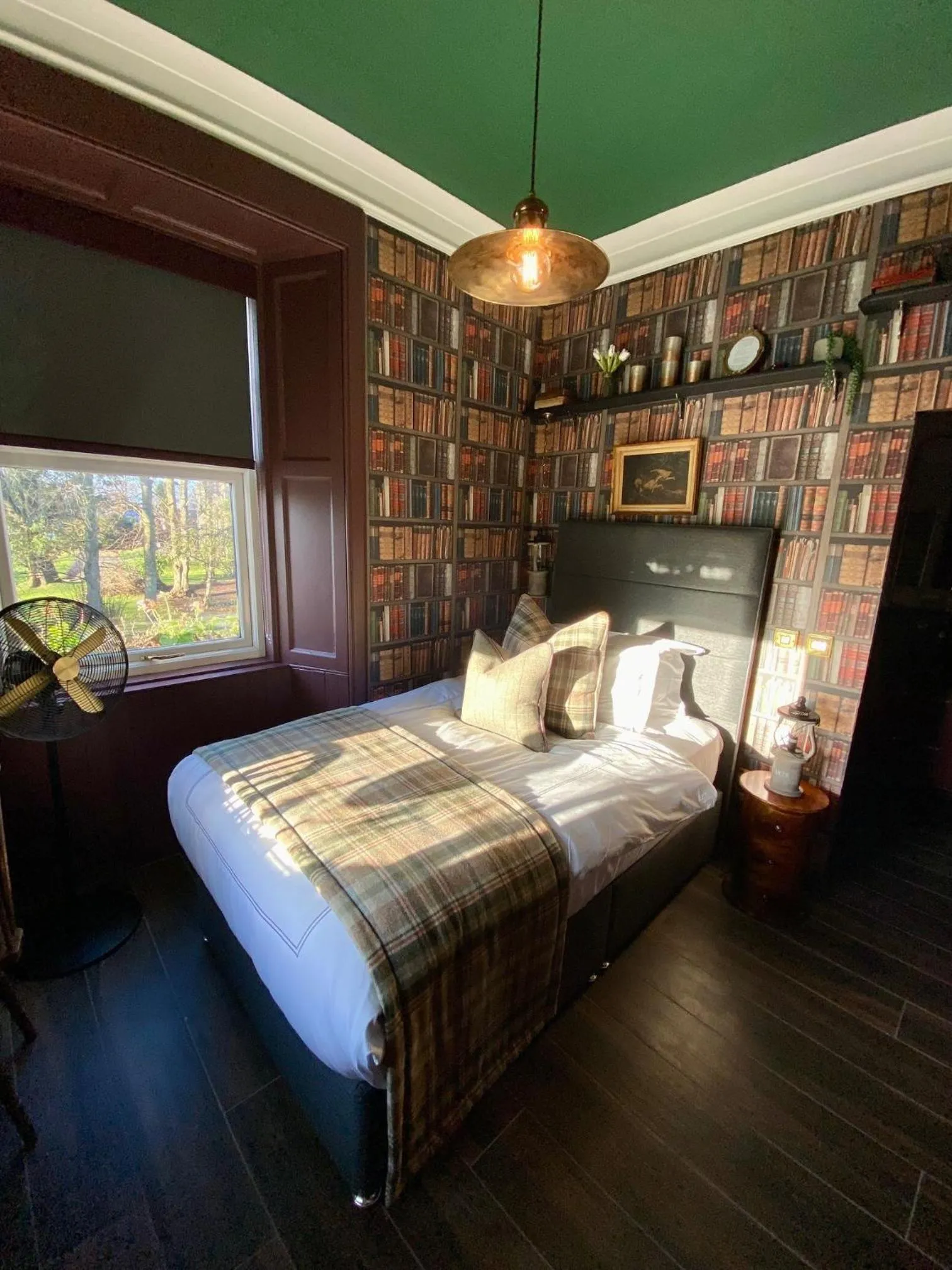 Bedroom, Bed in Abbotsford Hotel