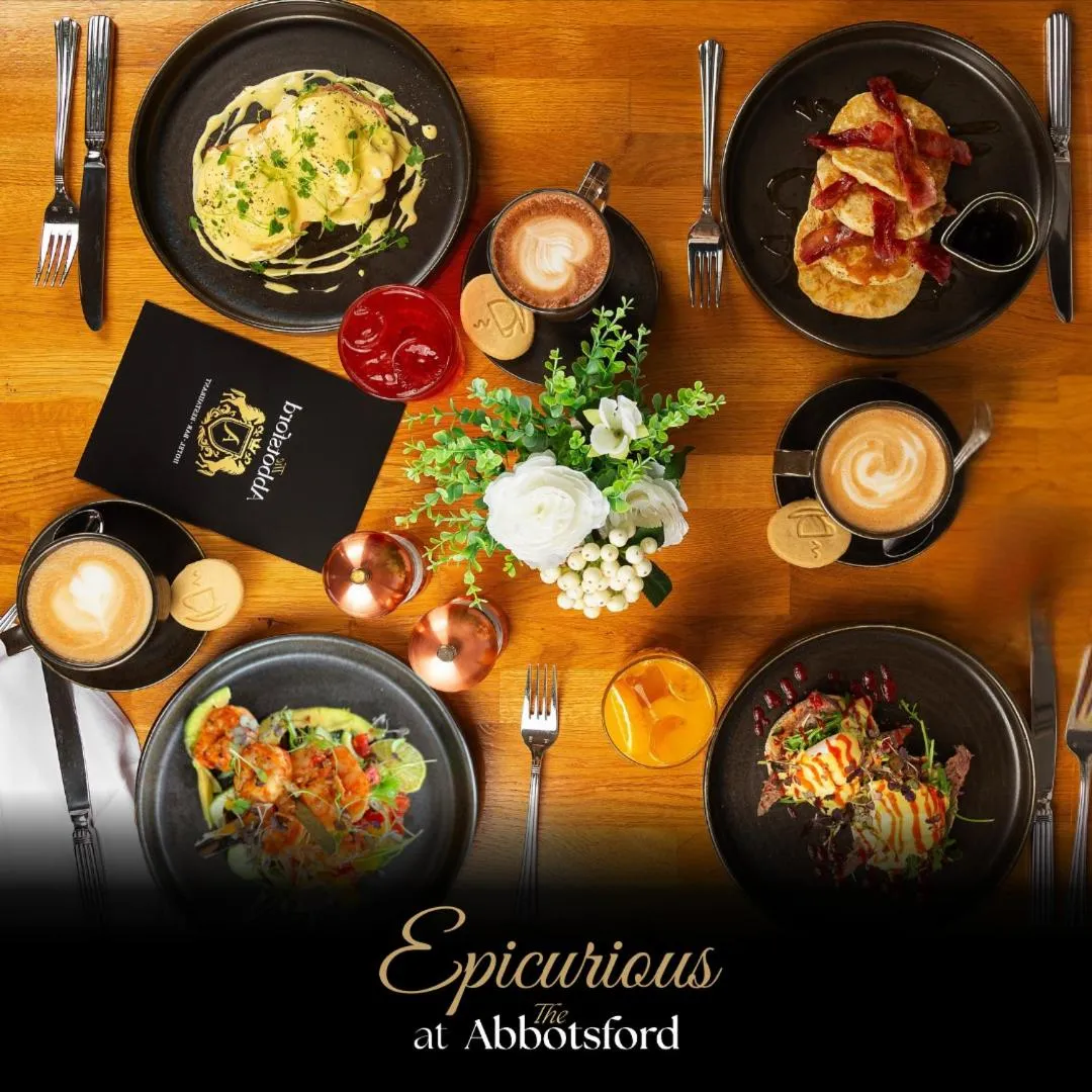 Restaurant/places to eat in Abbotsford Hotel