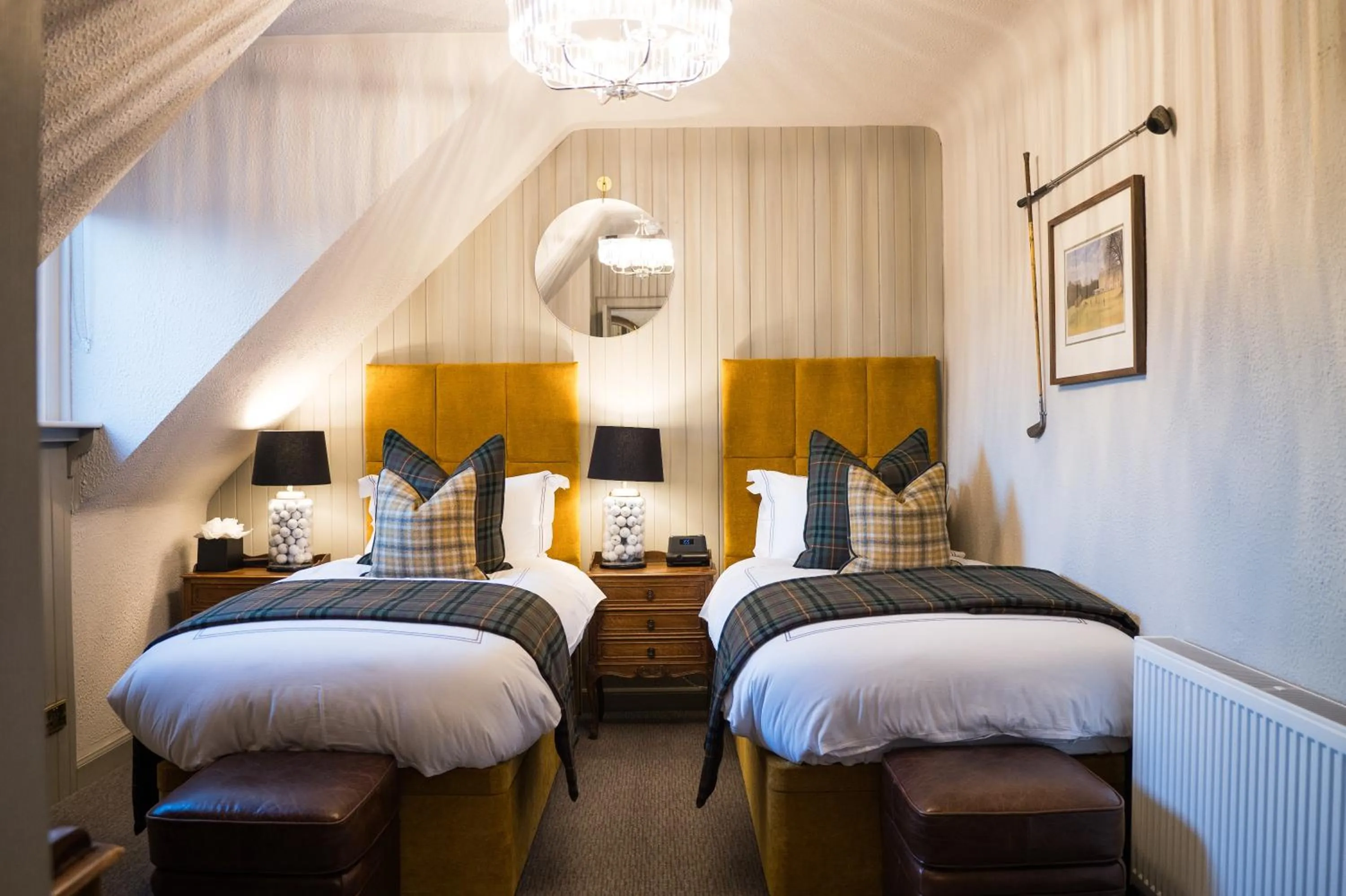 Bedroom, Bed in Abbotsford Hotel