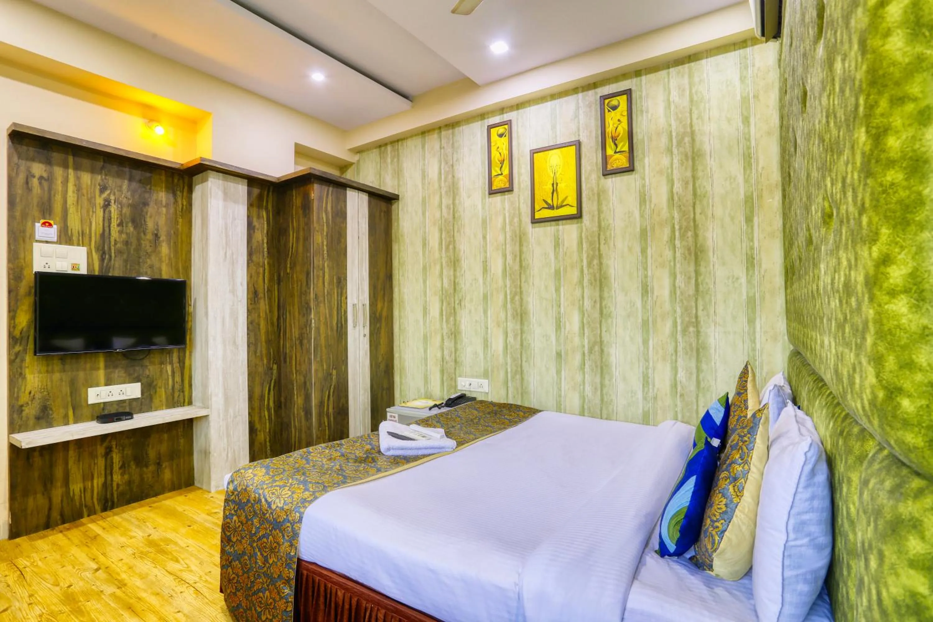 Bedroom, Bed in The Ashoka Hotel