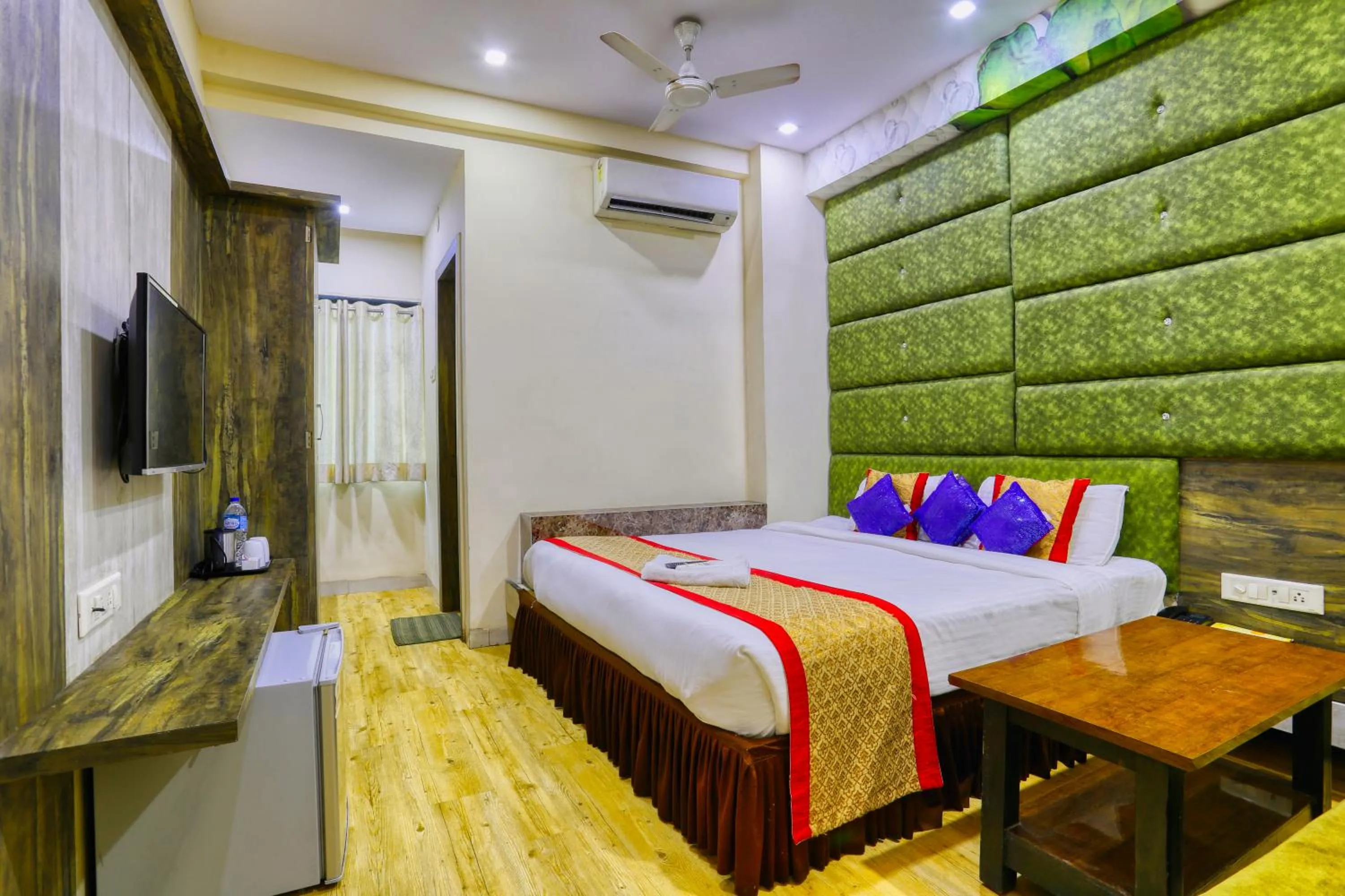 Bedroom, Bed in The Ashoka Hotel