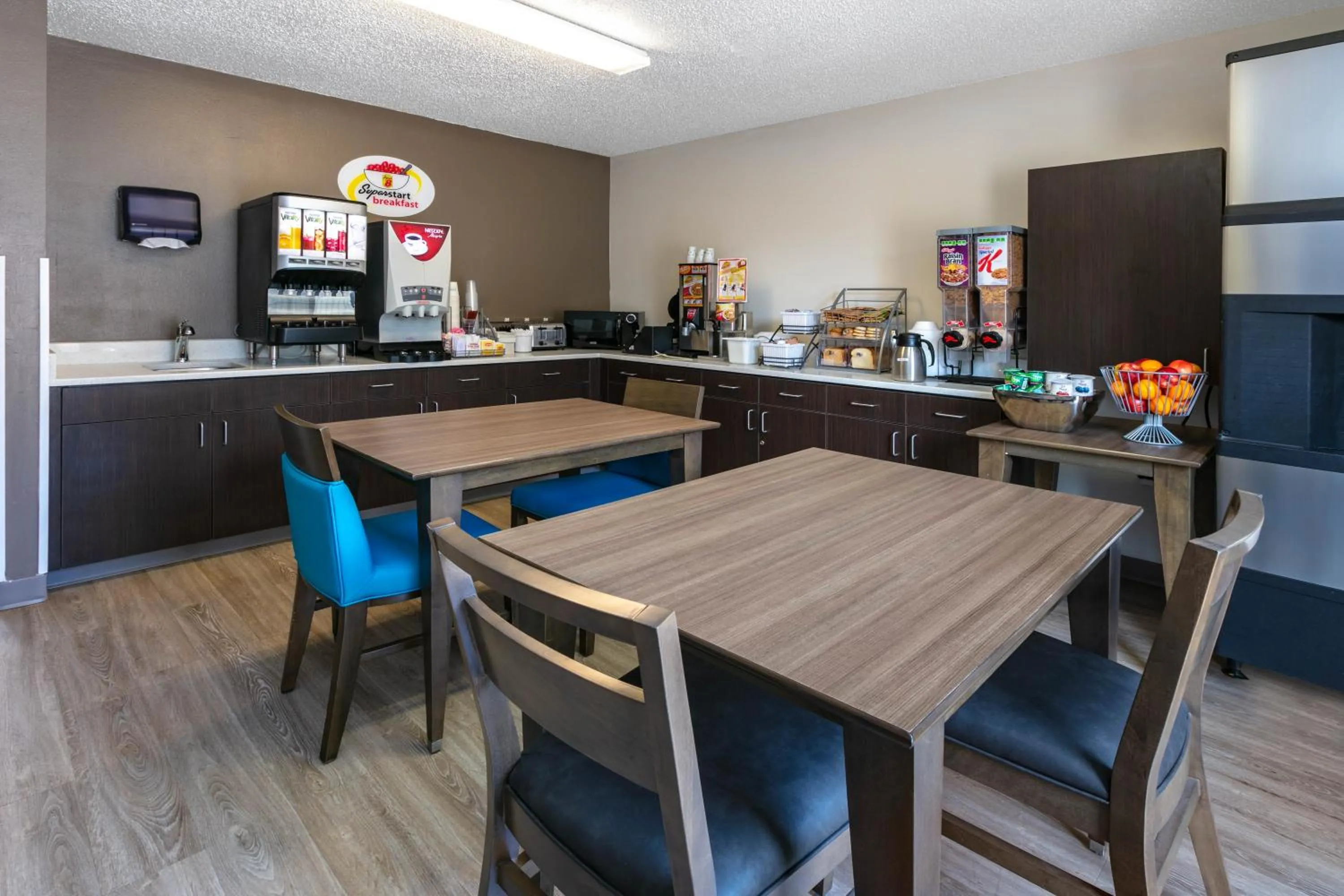 Breakfast in Super 8 by Wyndham Waxahachie TX