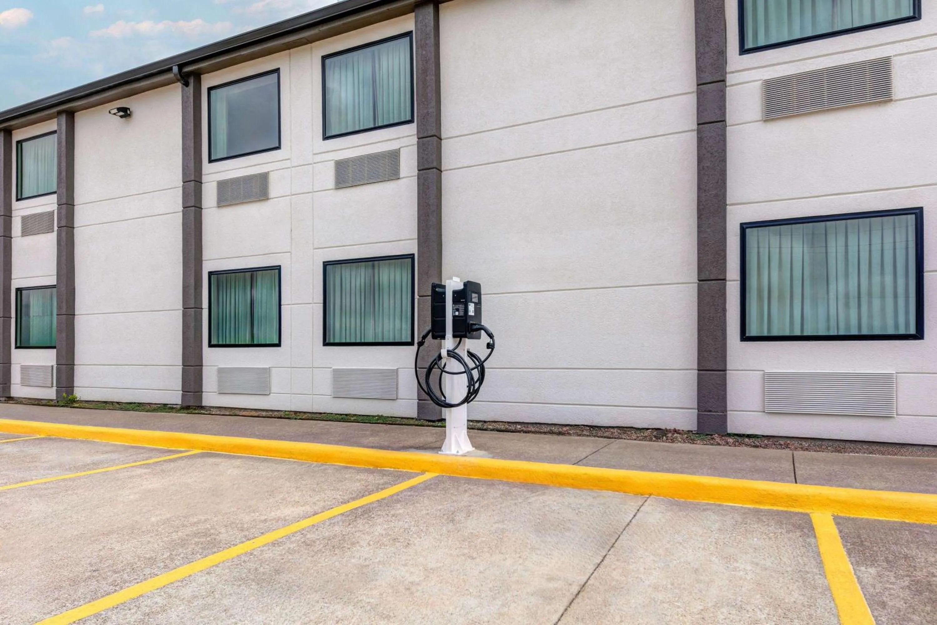 Property building in Super 8 by Wyndham Waxahachie TX