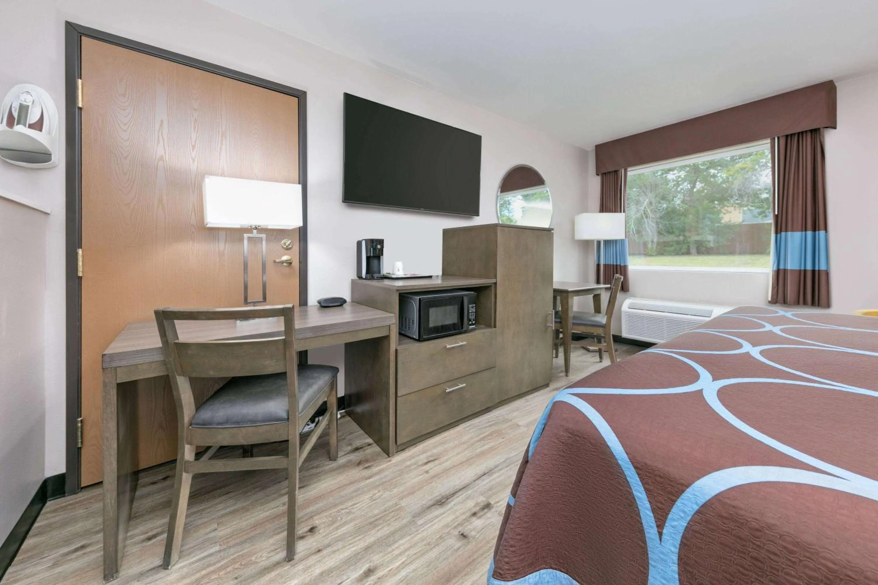 Photo of the whole room, Bed in Super 8 by Wyndham Waxahachie TX