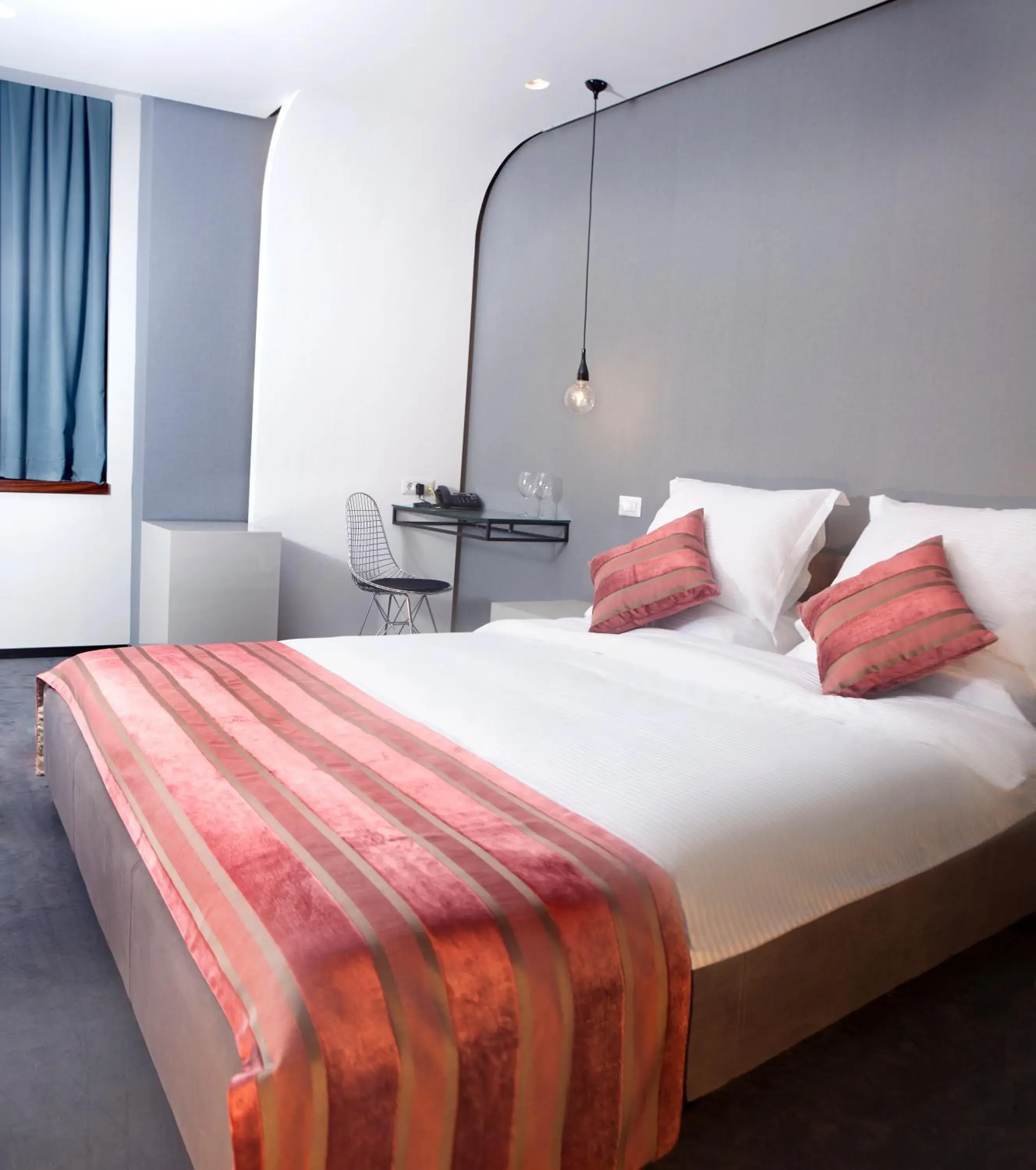 Double Room - single occupancy in Hotel Russia Double Room - single occupancy in Hotel Russia