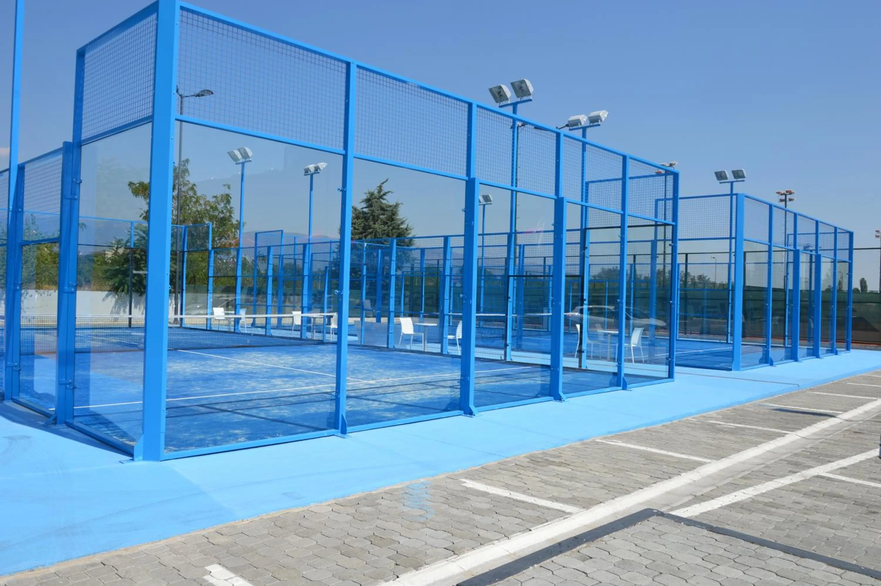 Tennis court in Hotel Russia