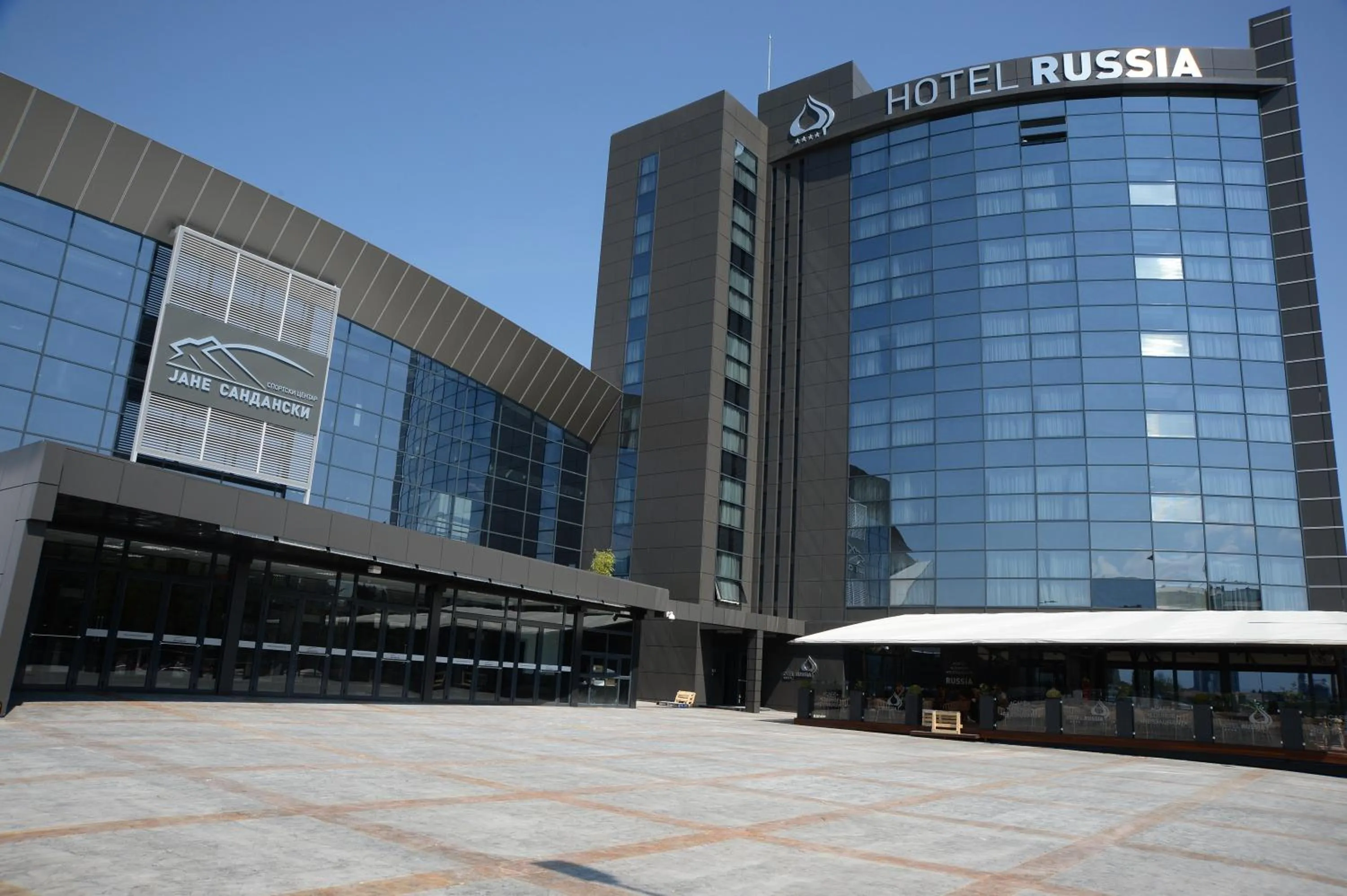 Facade/entrance in Hotel Russia