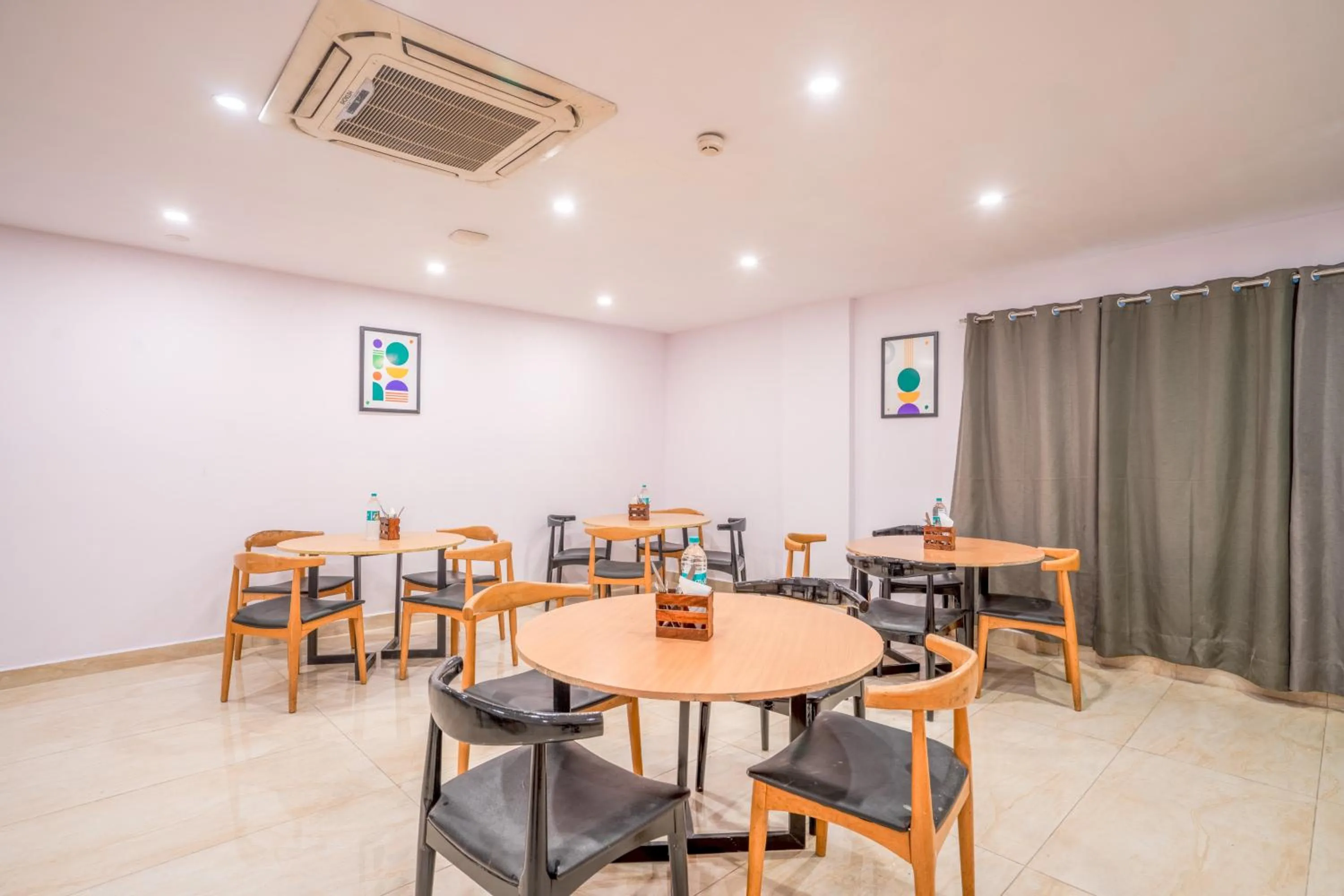 Dining area in Treebo De Alphabet Nagole