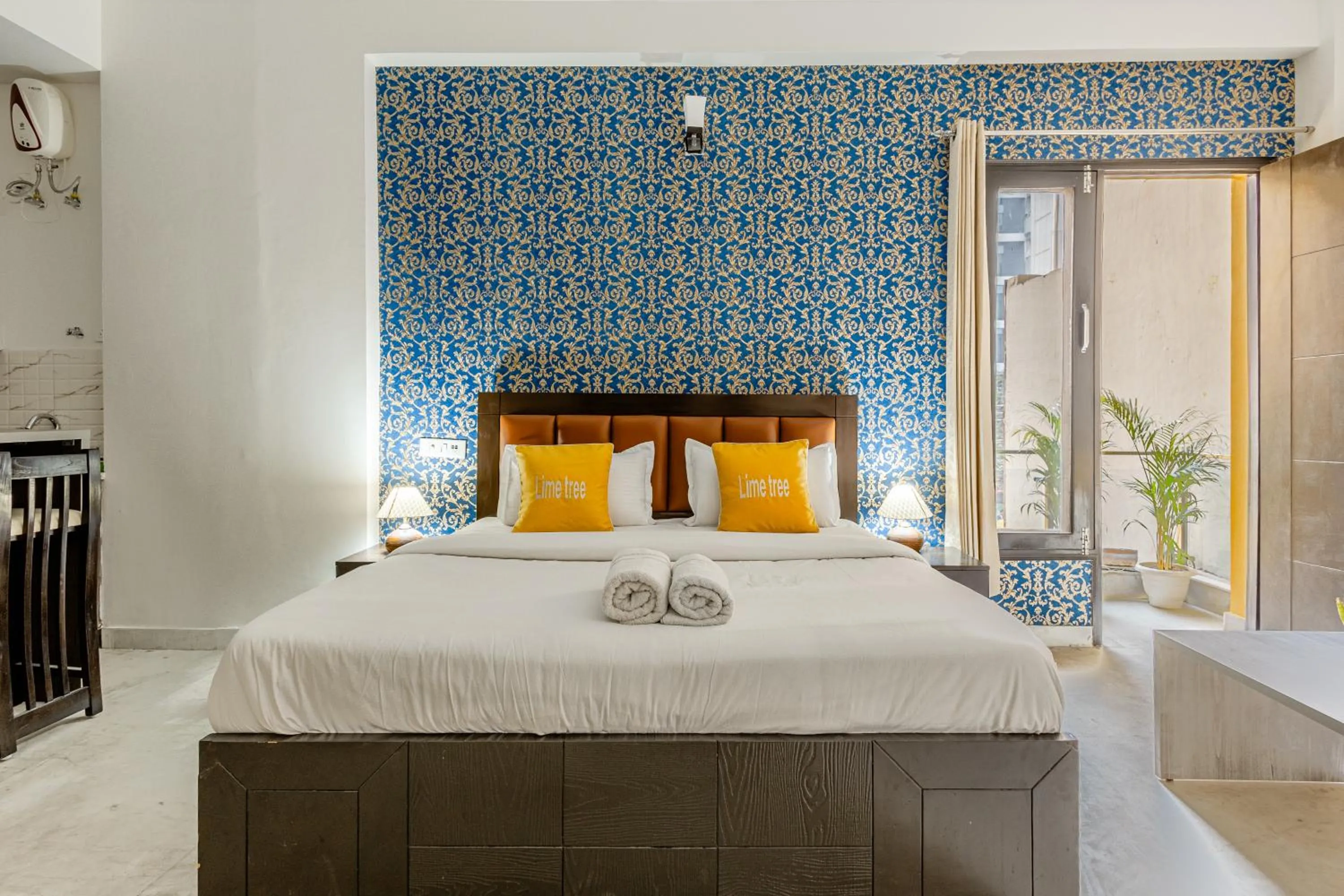 Bed in Lime Tree Hotel - Golf Course Road, Sector-43, Gurugram