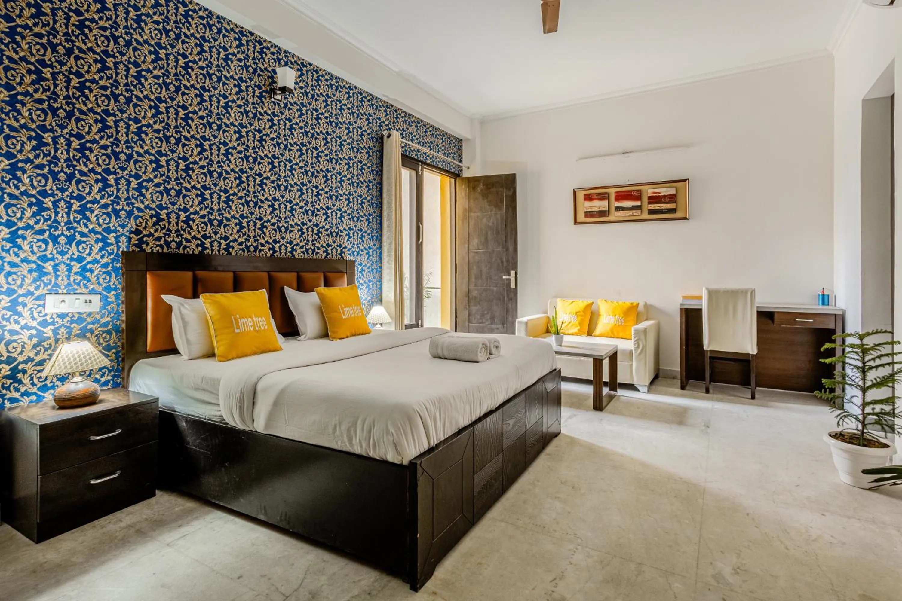 Bed in Lime Tree Hotel - Golf Course Road, Sector-43, Gurugram