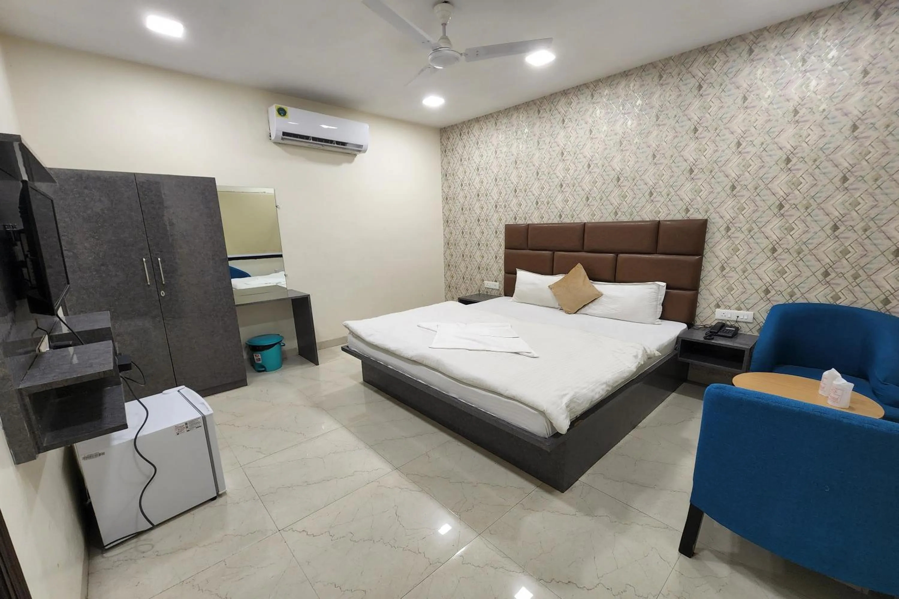 Photo of the whole room, Bed in Hotel Mandakini Royale