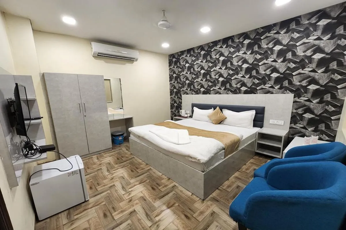 Bedroom, Bed in Hotel Mandakini Royale